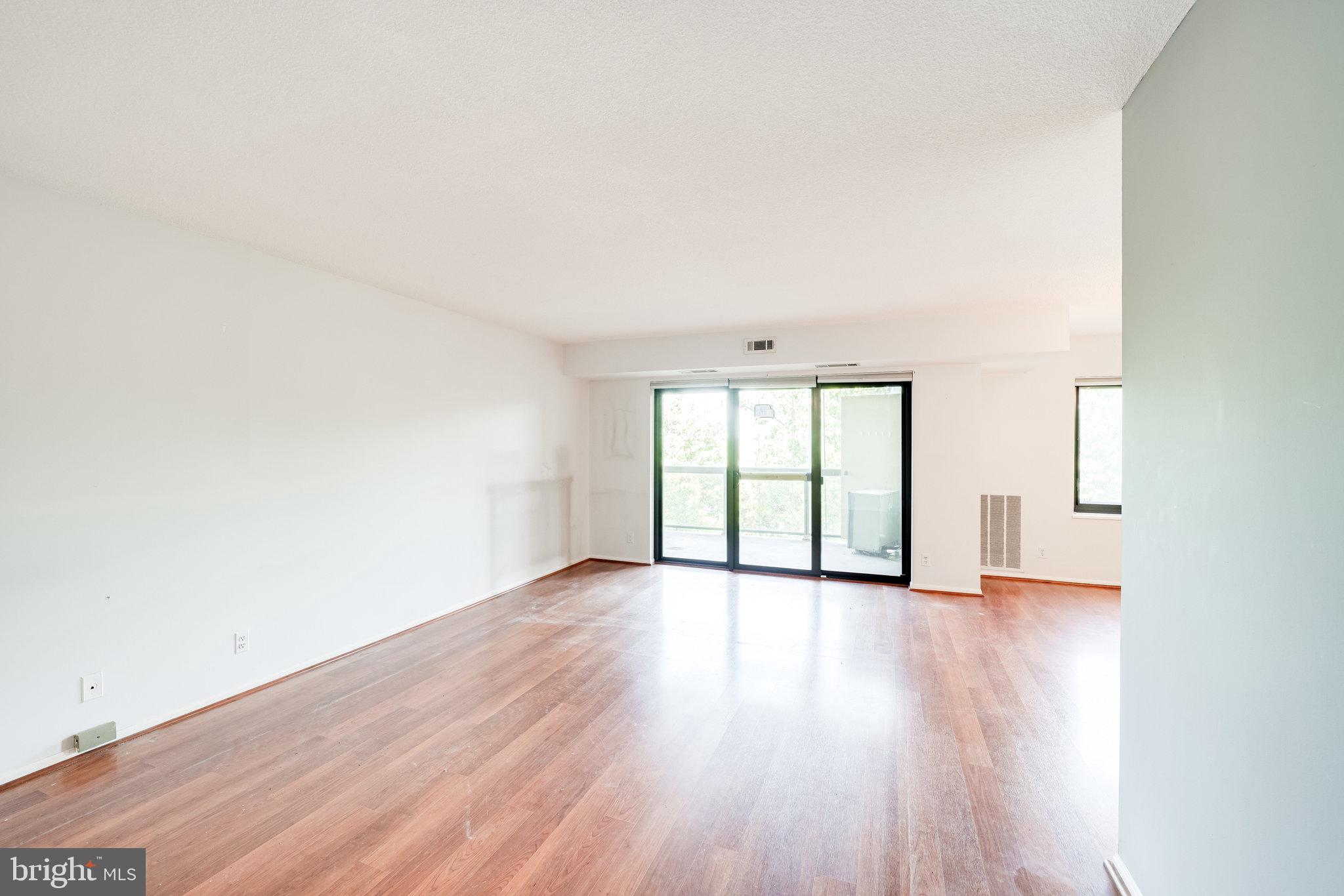 WATERGATE AT LANDMARK - Residential