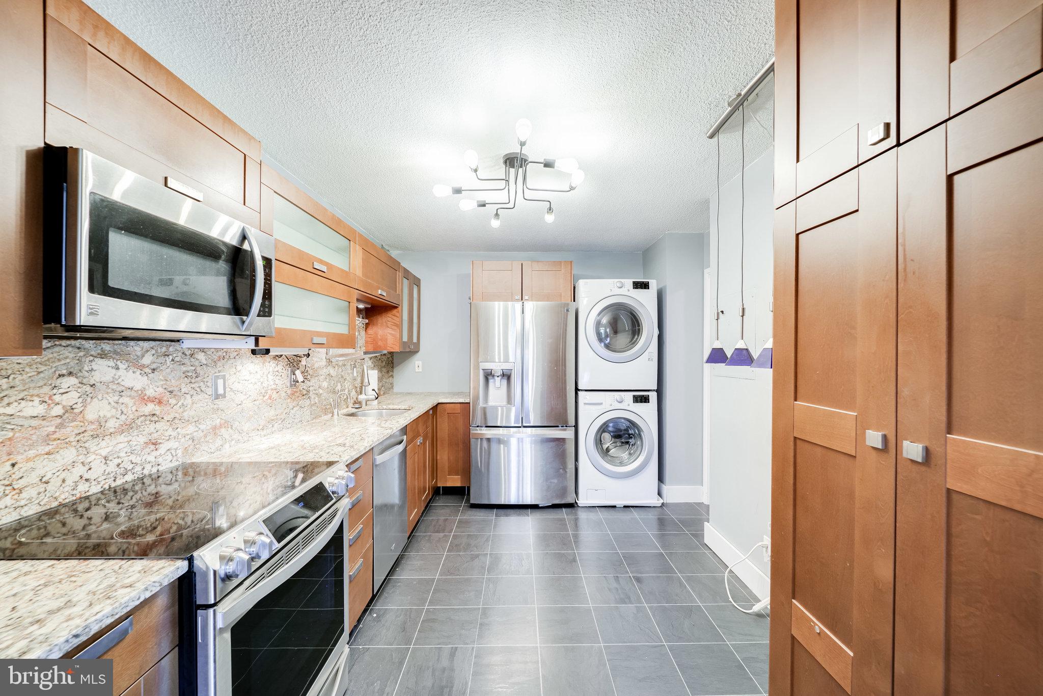 WATERGATE AT LANDMARK - Residential