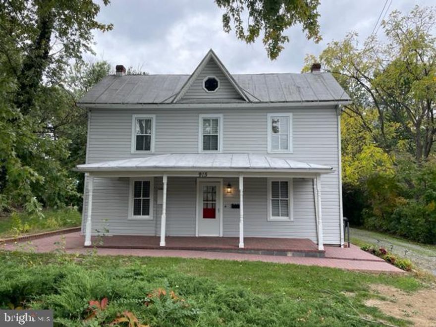 Newly remodeled home in fantastic commuter's location, with easy access to I-81 and just a short drive (or walk) to all the quaint shops and restaurants of Old Town Winchester. New HVAC installed in 2022, along with a charming brick front porch that connects to the walkway on the side of the house. Inside you will be greeted with LVP flooring throughout the main level. The spacious eat-in kitchen has freshly painted cabinets, new lighting and backsplash, as well as a new SS refrigerator, stove and vent hood. Conveniently located next to the kitchen is a laundry room and mud room, with access to the brick side patio and basement storage area.  There is a first-floor bedroom with large closet and renovated bathroom, with new vanity and beautiful tile. Upstairs are 3 sizeable bedrooms with ample closet space,  one full bathroom and a half bathroom. You'll love the expansive flat yard, perfect for entertaining friends and family.  Hermosa casa en el corazon de Winchester con cuarto recamaras, 2.5 banos. La yarda esta bien espaciosa con medio acre y incluye casita. Porch de ladrillo enfrente y al lado de la casa es perfecto para disfrutar con su familiares y amigos. Cerquita de Jim Barnett Park y proximo de todo en Winchester. Parqueo para mas de 8 carros!