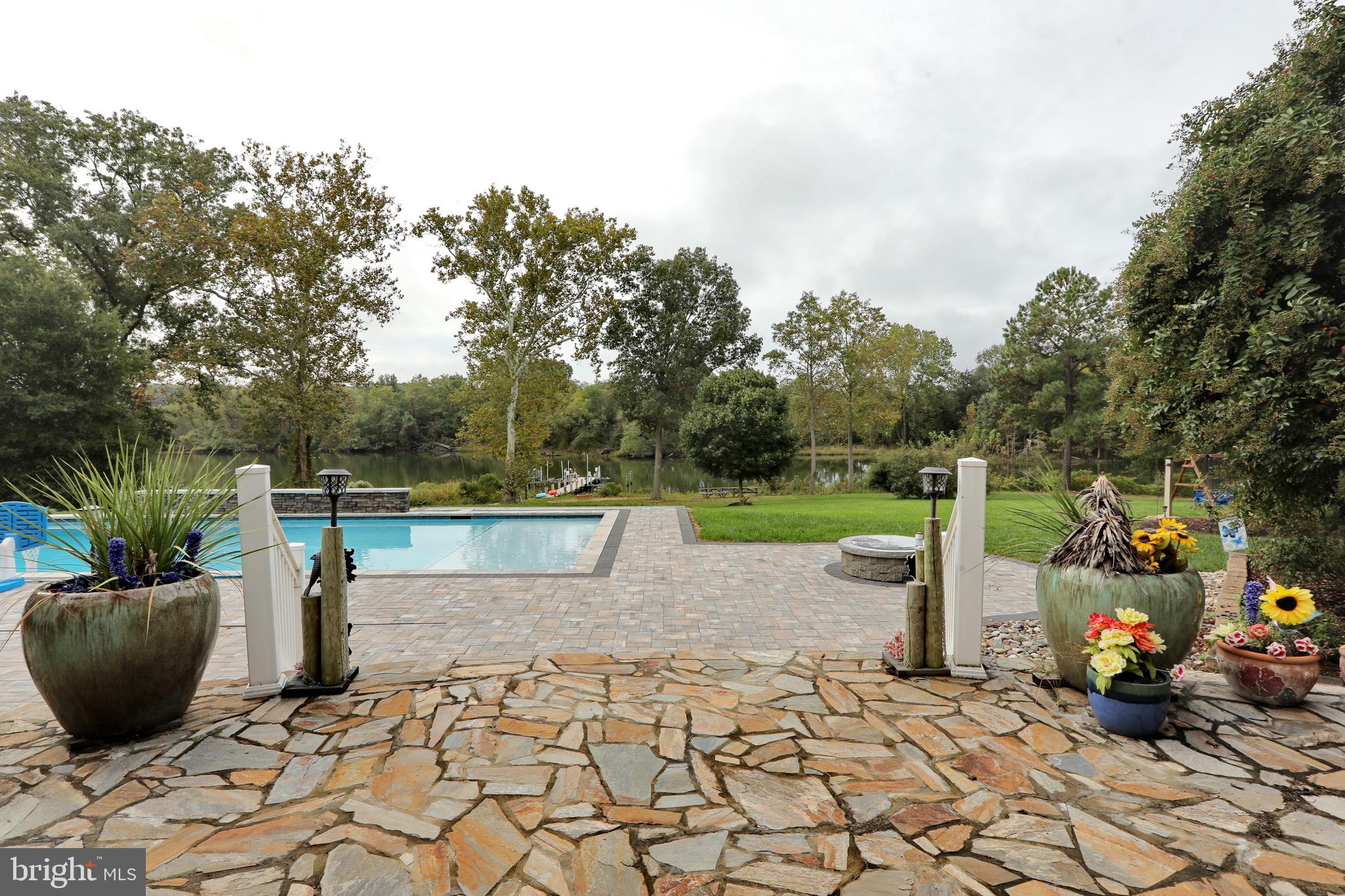 BARTON HALL - Residential