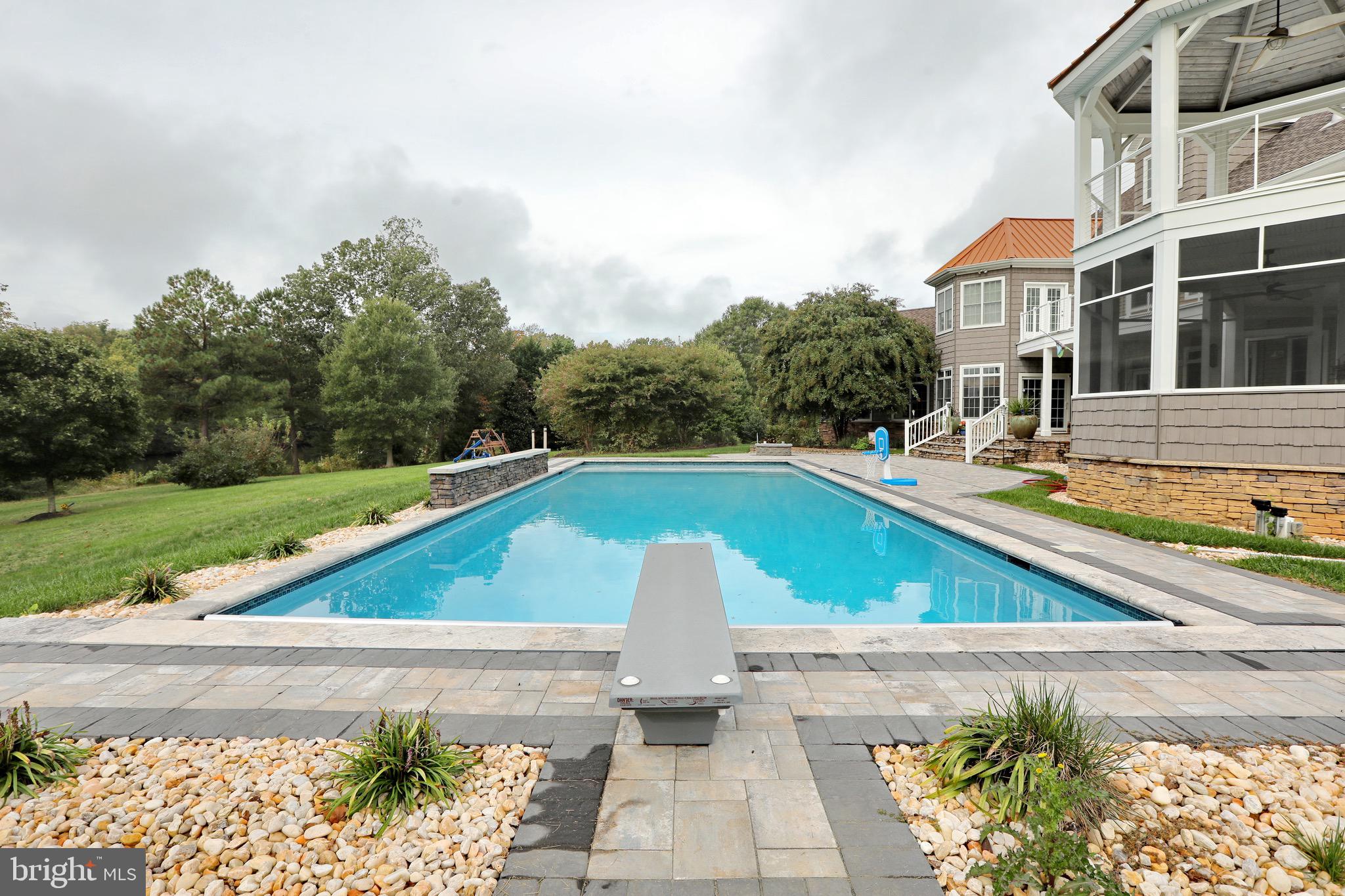 BARTON HALL - Residential