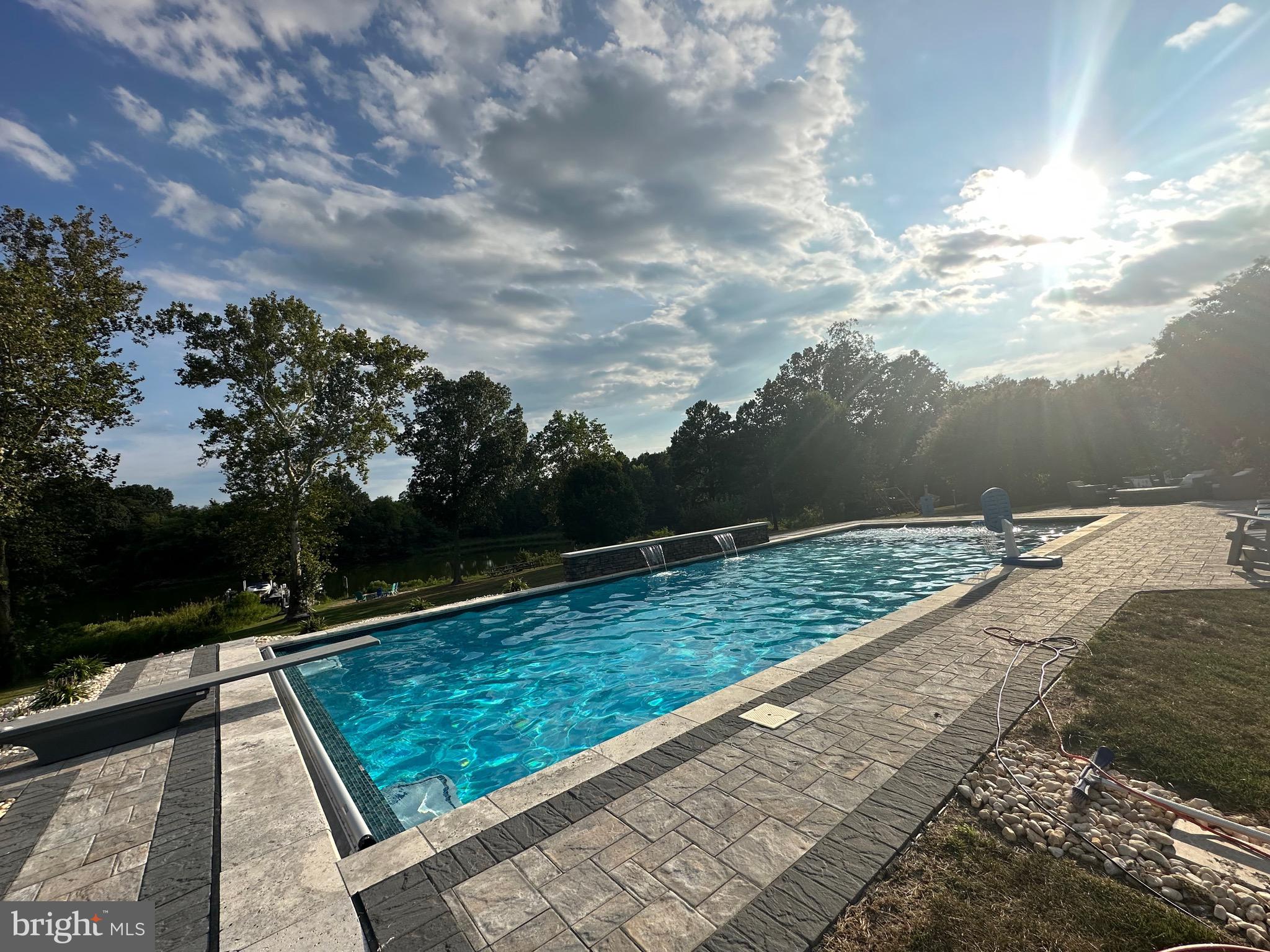 BARTON HALL - Residential