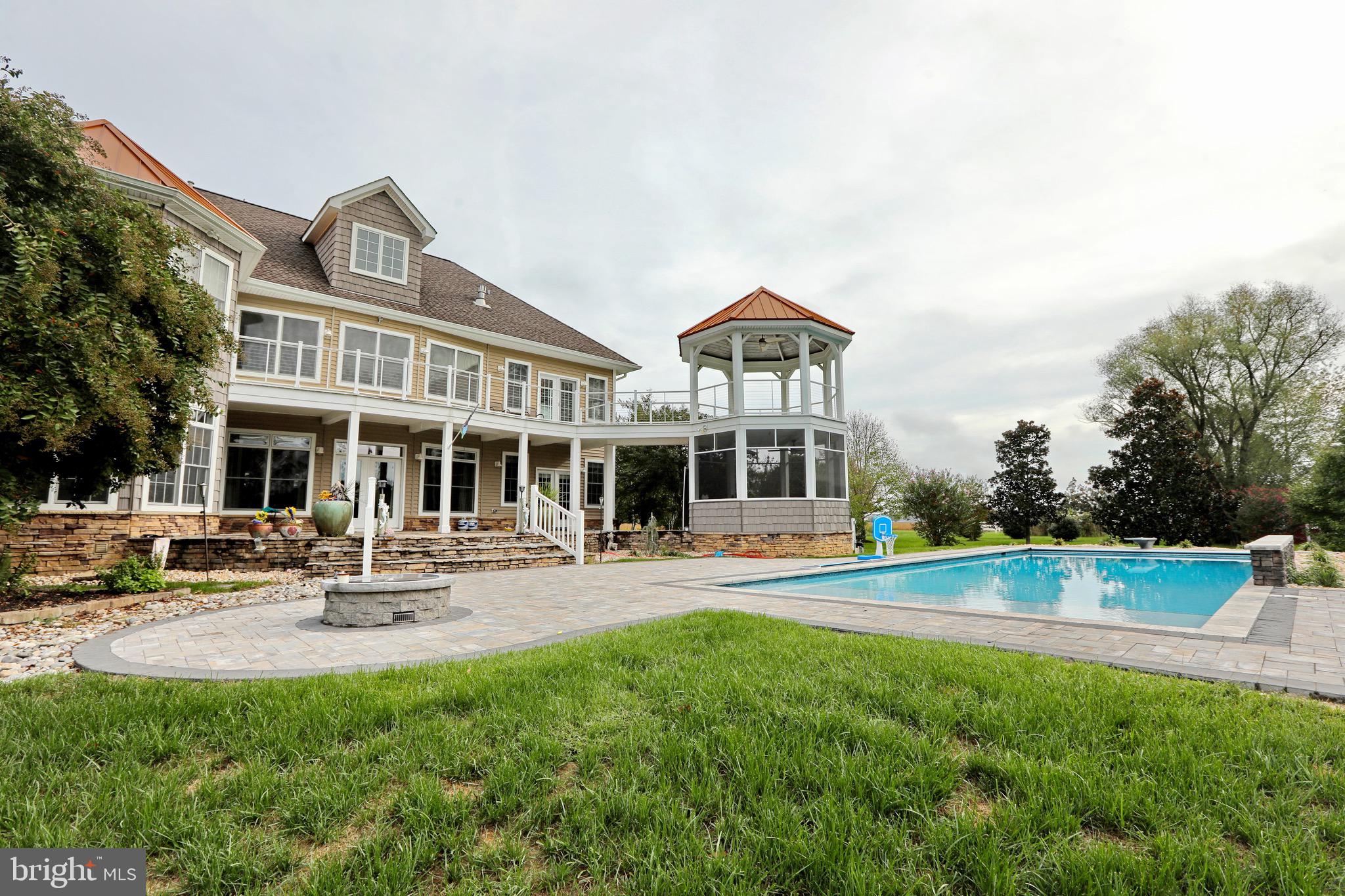 BARTON HALL - Residential