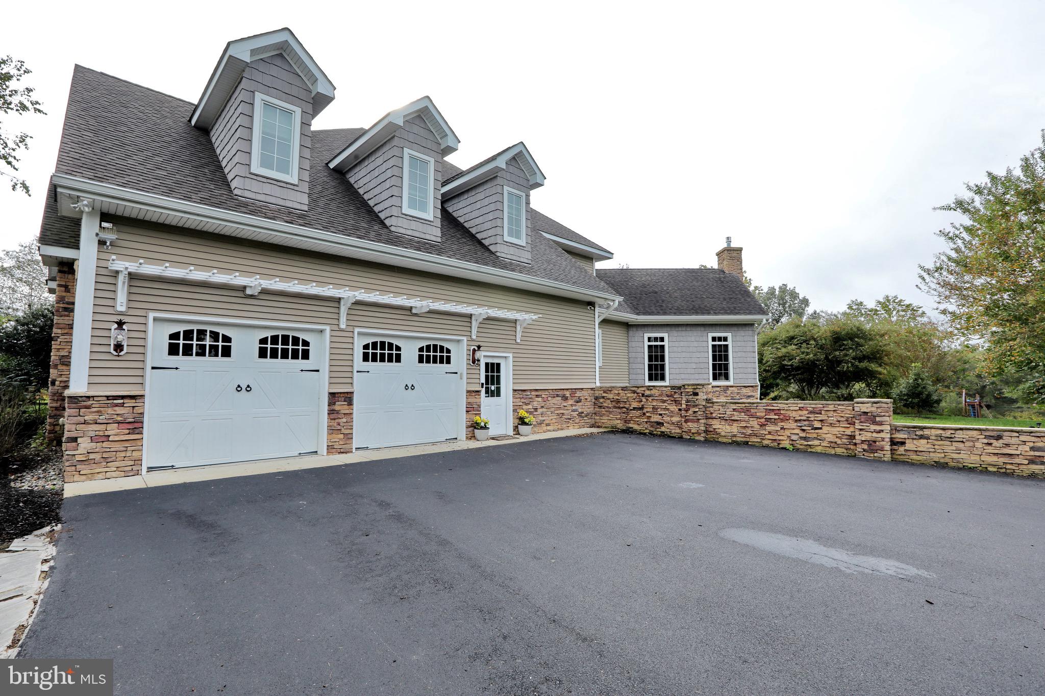 BARTON HALL - Residential