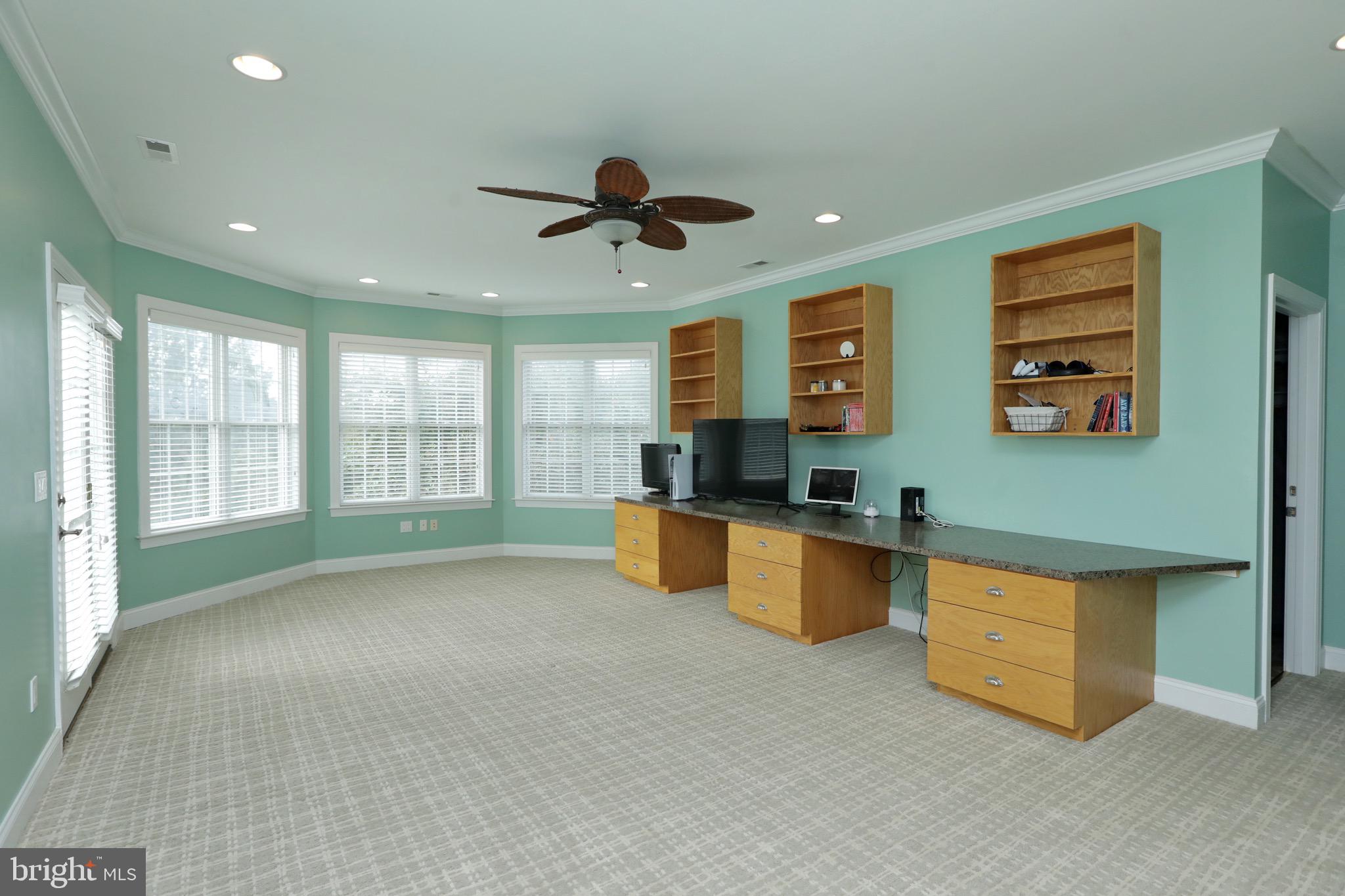 BARTON HALL - Residential