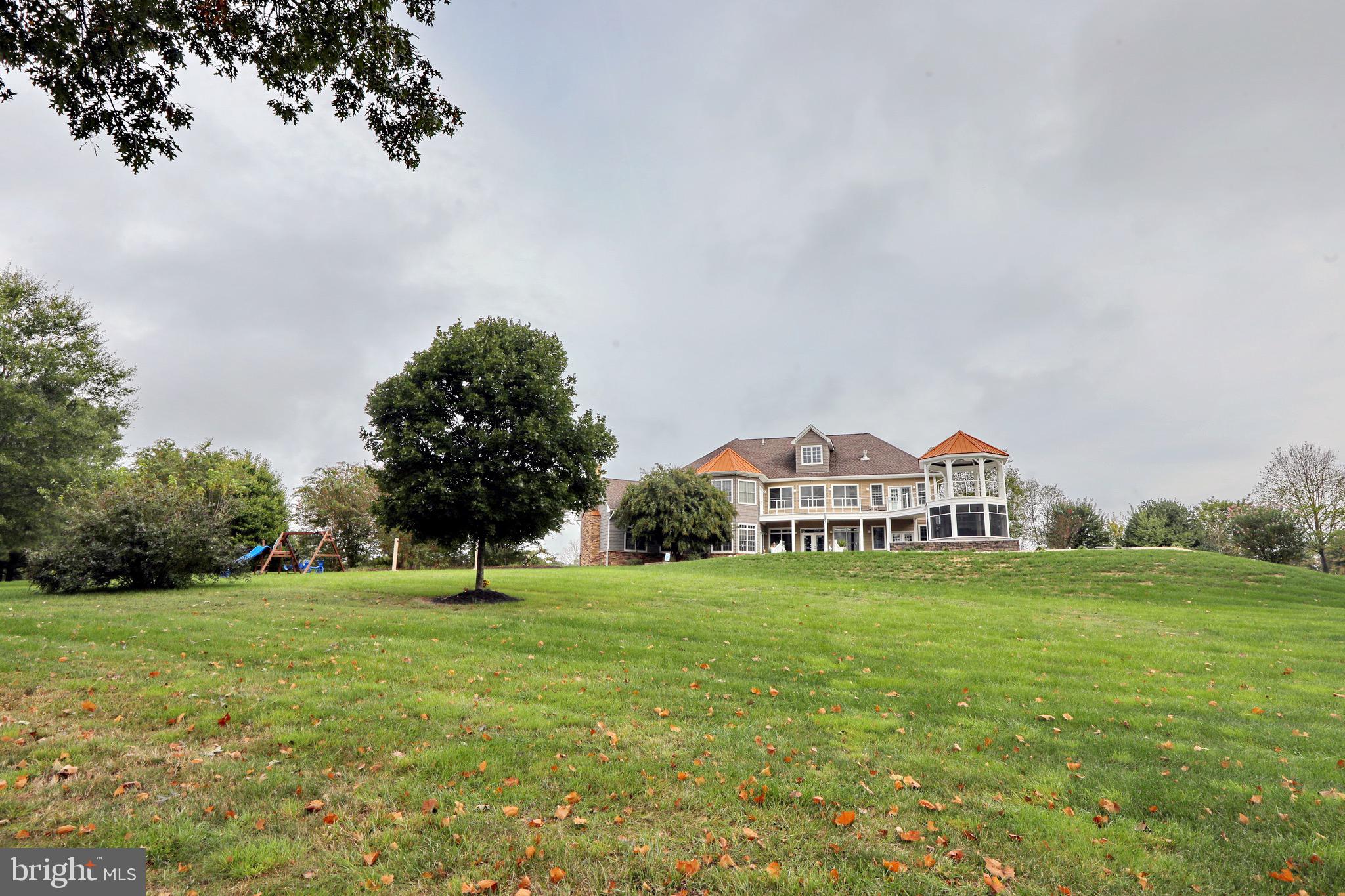 BARTON HALL - Residential