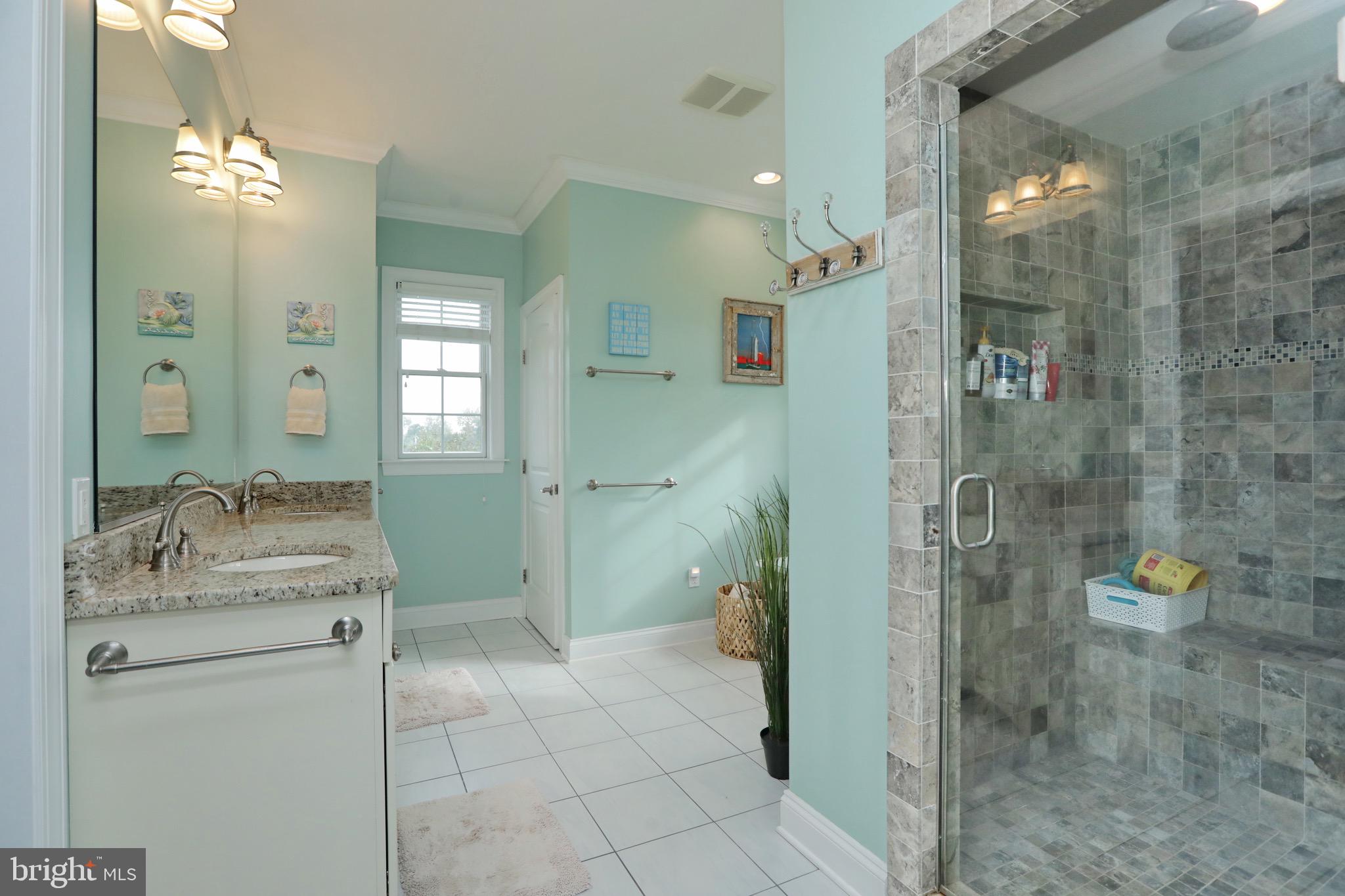 BARTON HALL - Residential