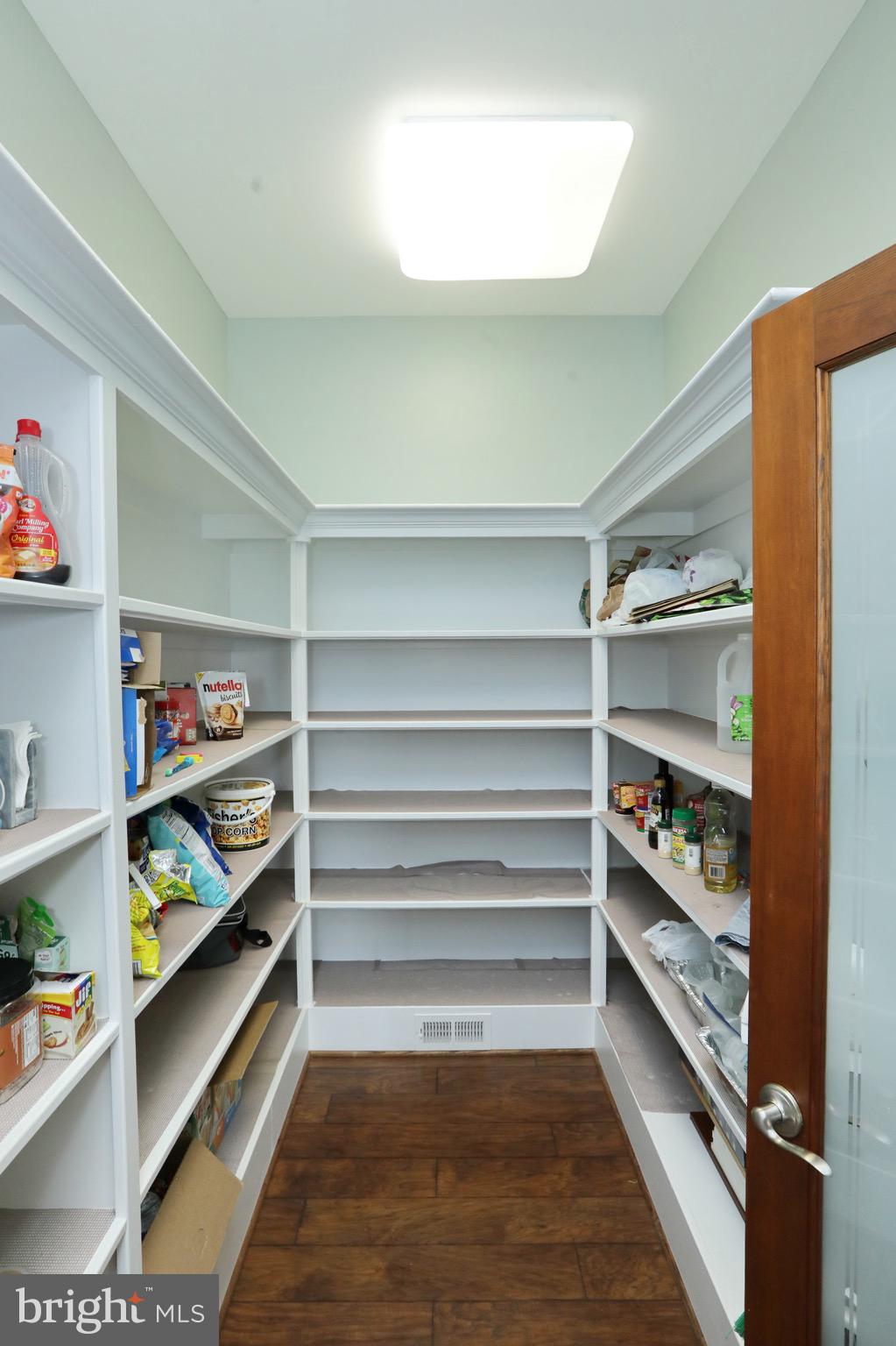 BARTON HALL - Residential