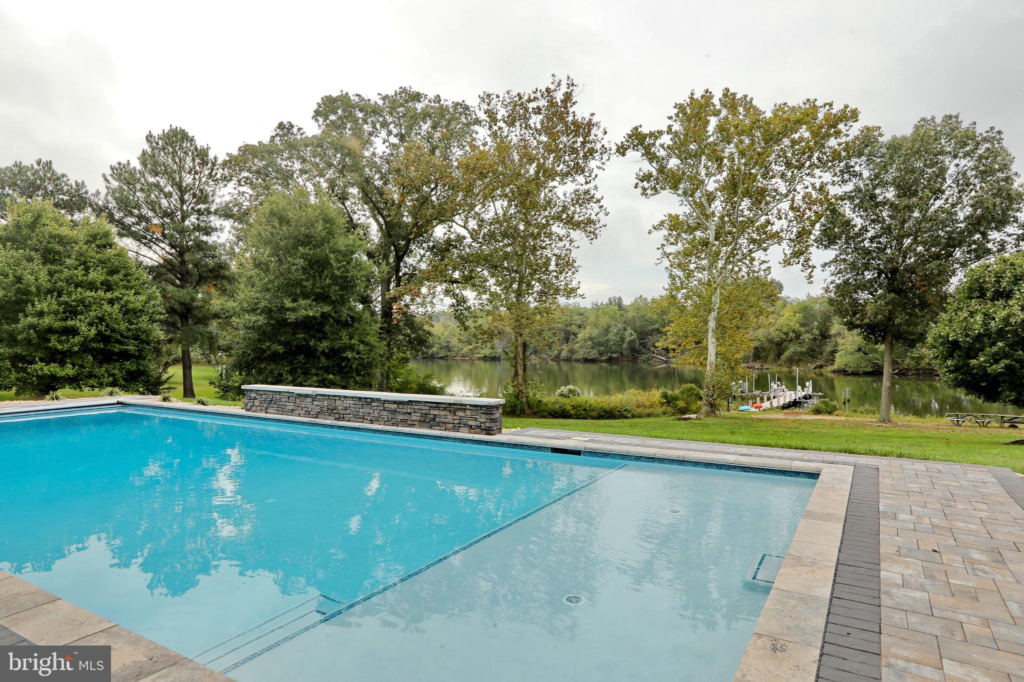 BARTON HALL - Residential