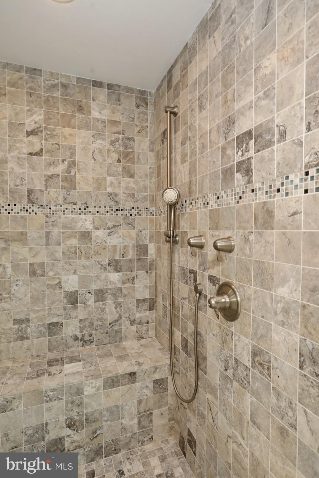 BARTON HALL - Residential