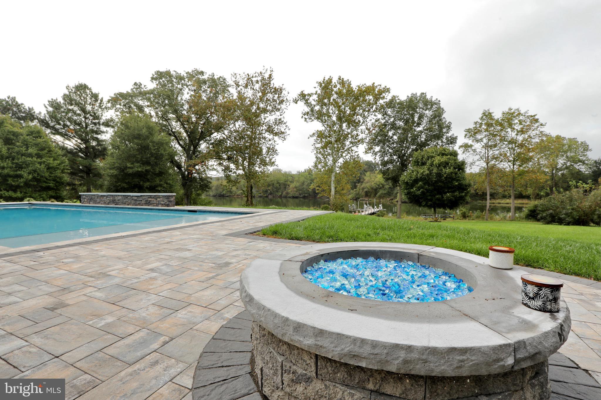 BARTON HALL - Residential