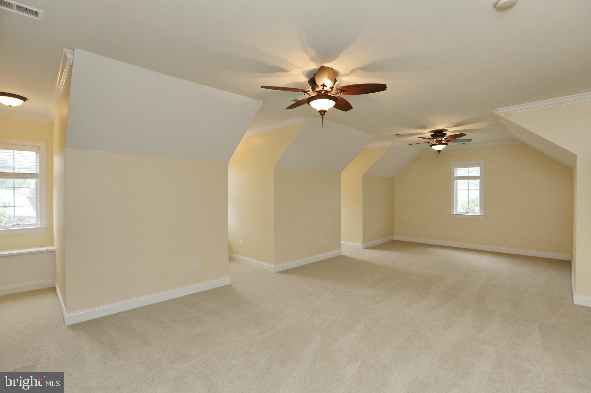 BARTON HALL - Residential