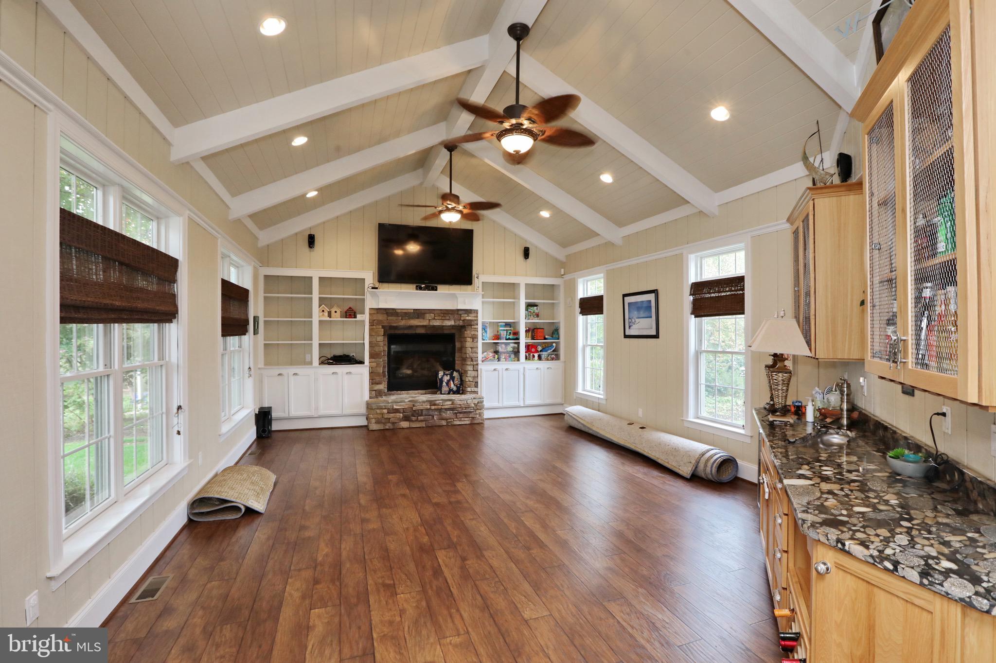 BARTON HALL - Residential