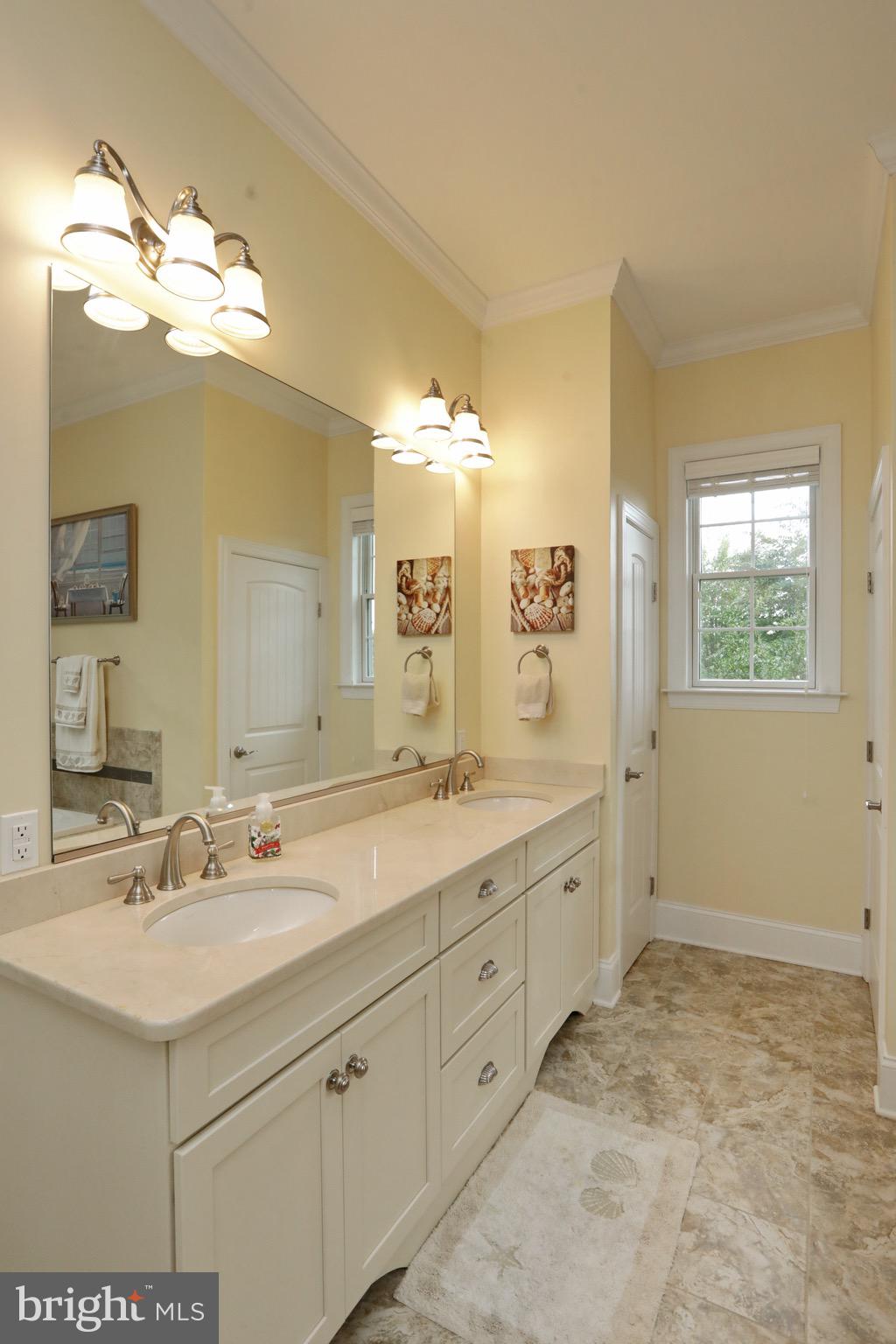 BARTON HALL - Residential