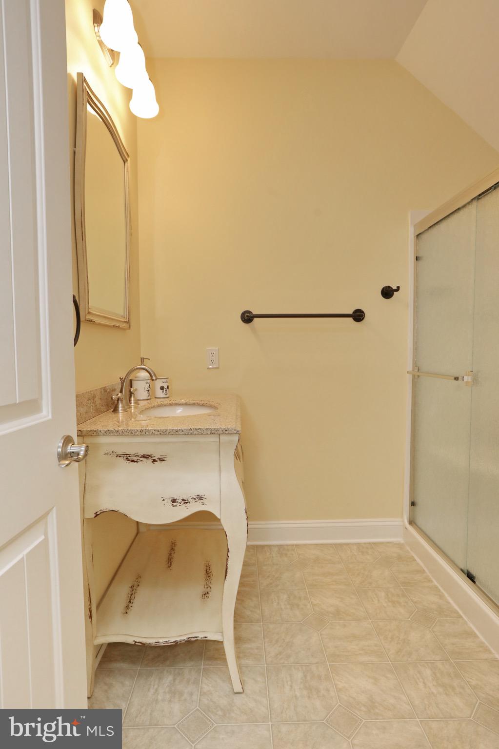 BARTON HALL - Residential