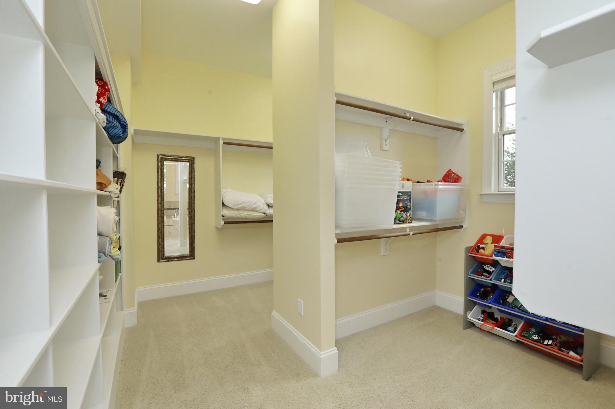 BARTON HALL - Residential