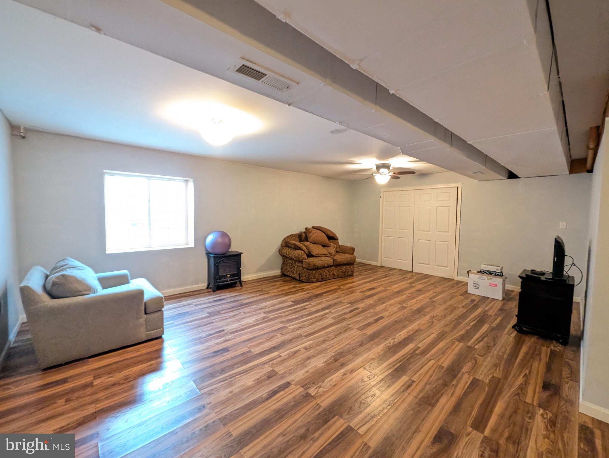 APPLEWOOD - Residential