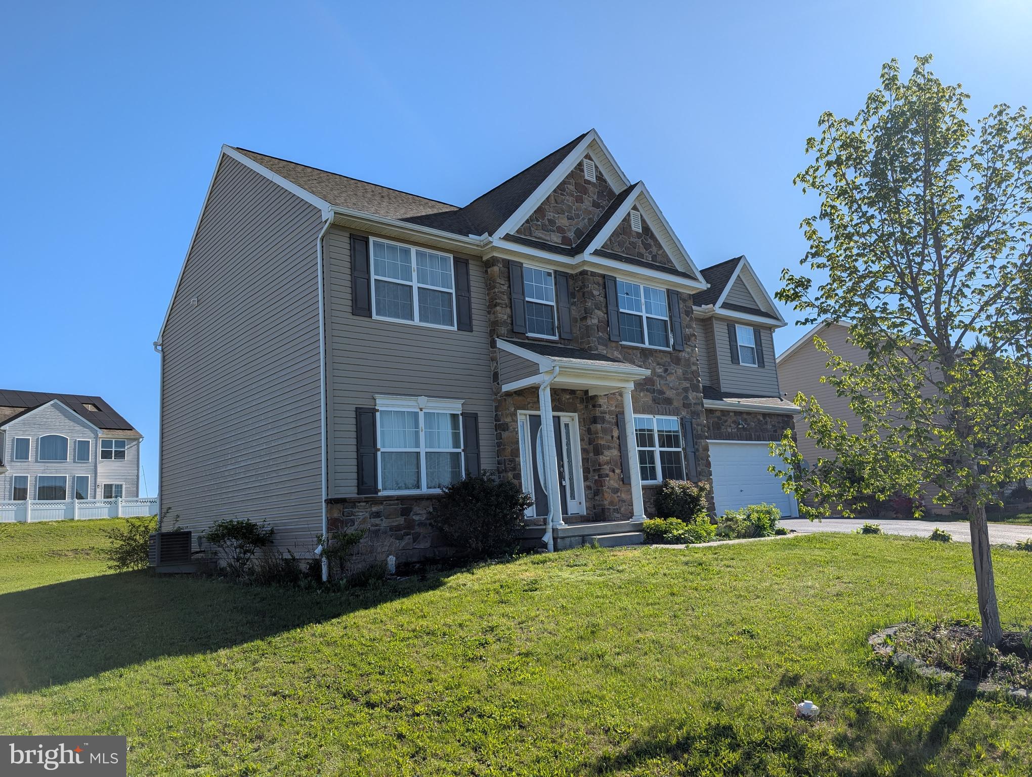 APPLEWOOD - Residential
