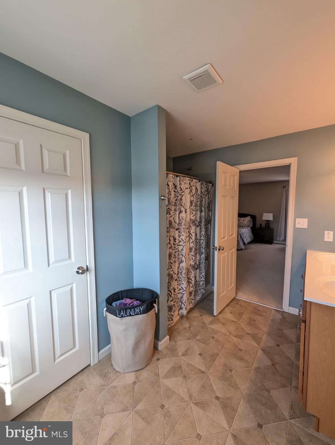 APPLEWOOD - Residential