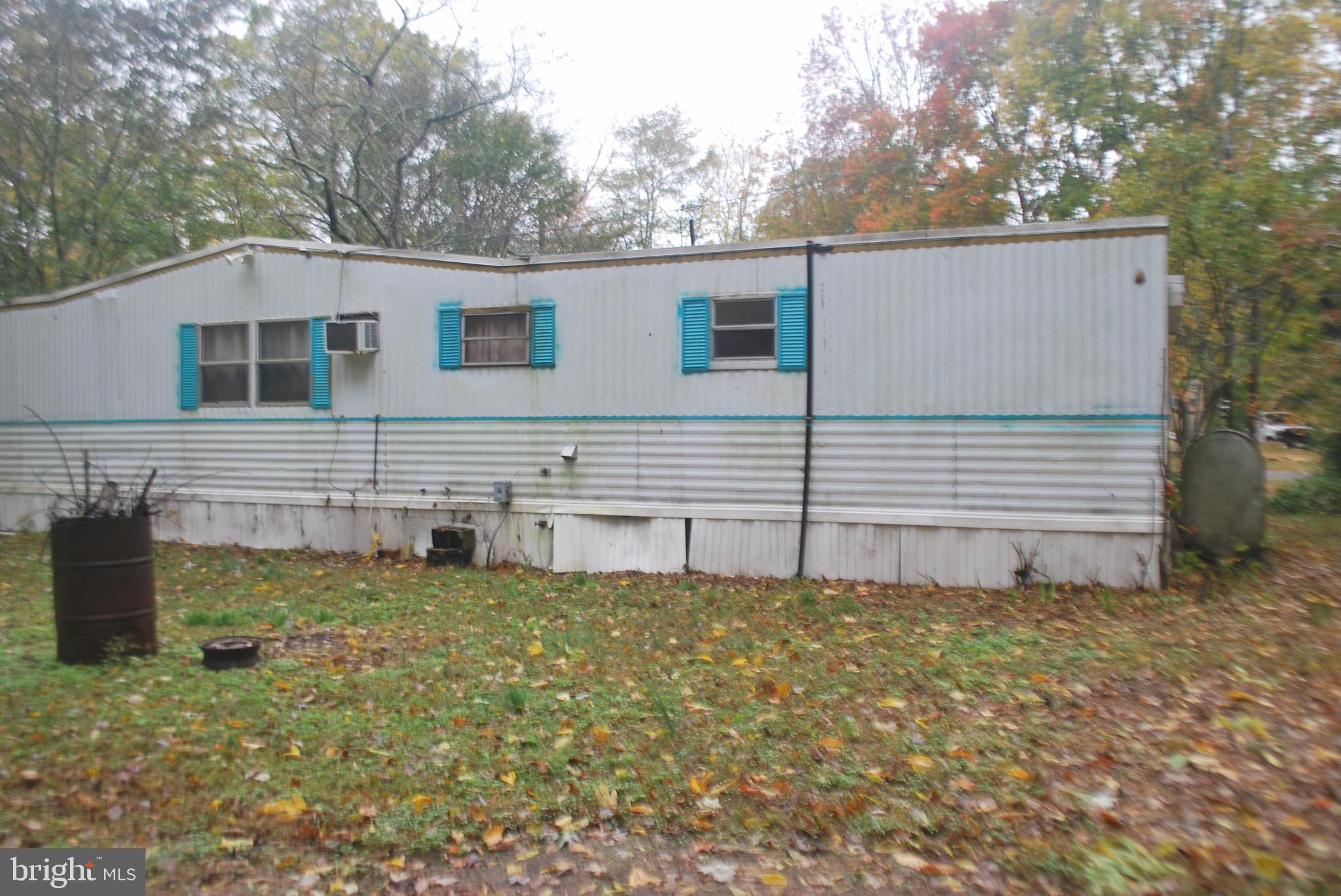 LAUREL LAKE - Residential