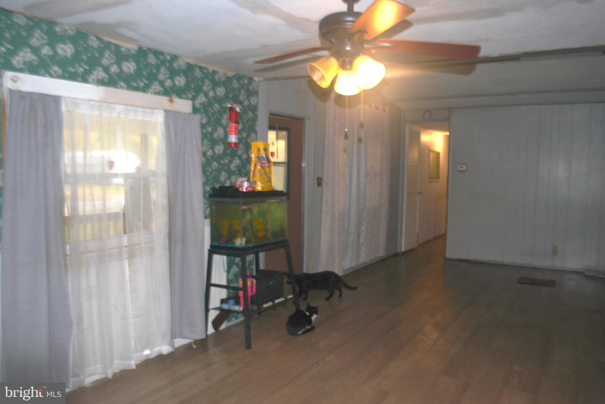 LAUREL LAKE - Residential