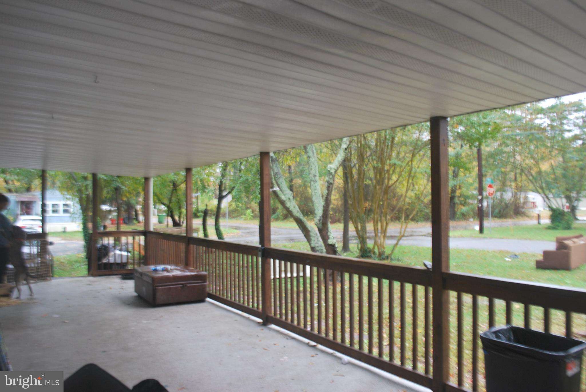 LAUREL LAKE - Residential