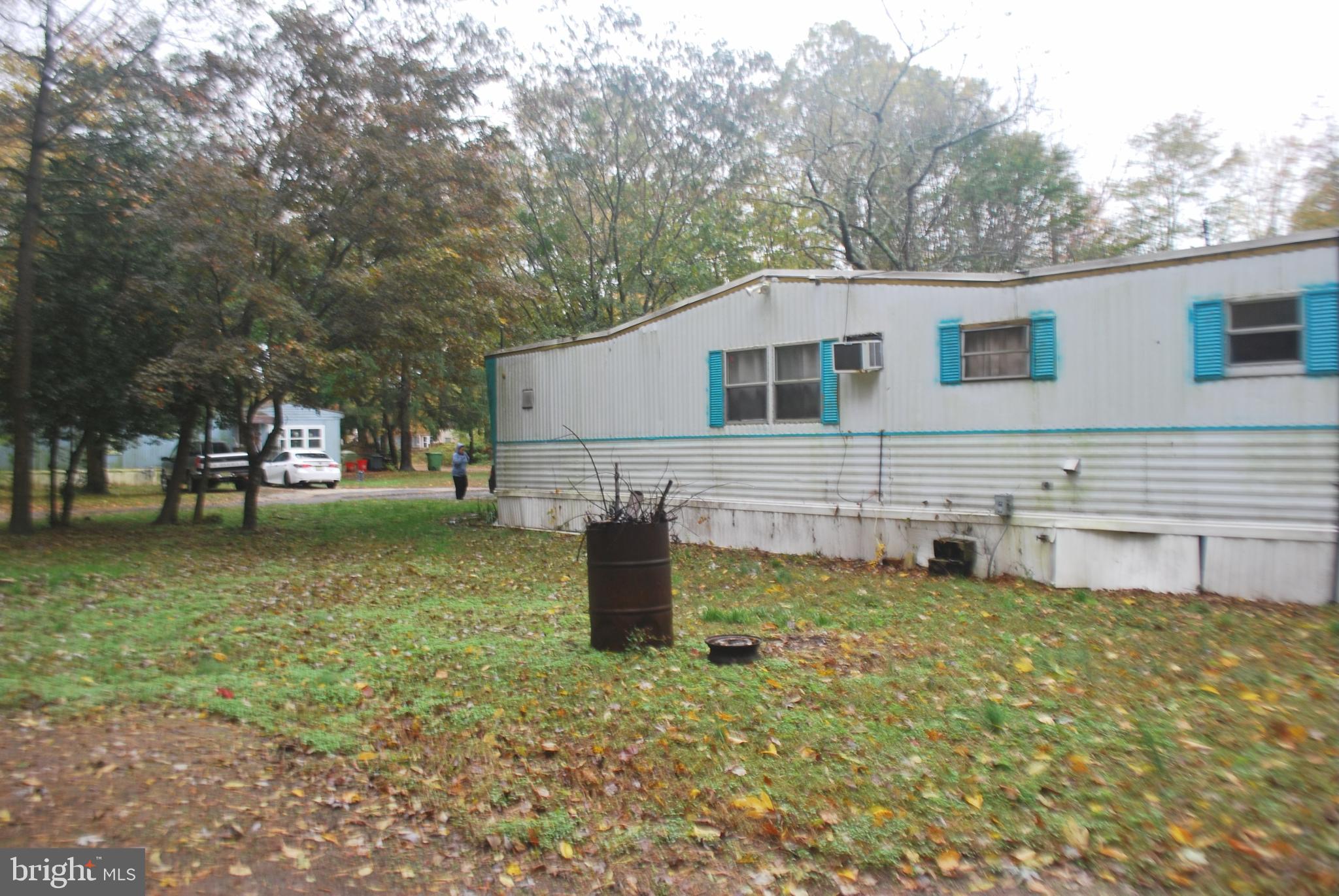 LAUREL LAKE - Residential