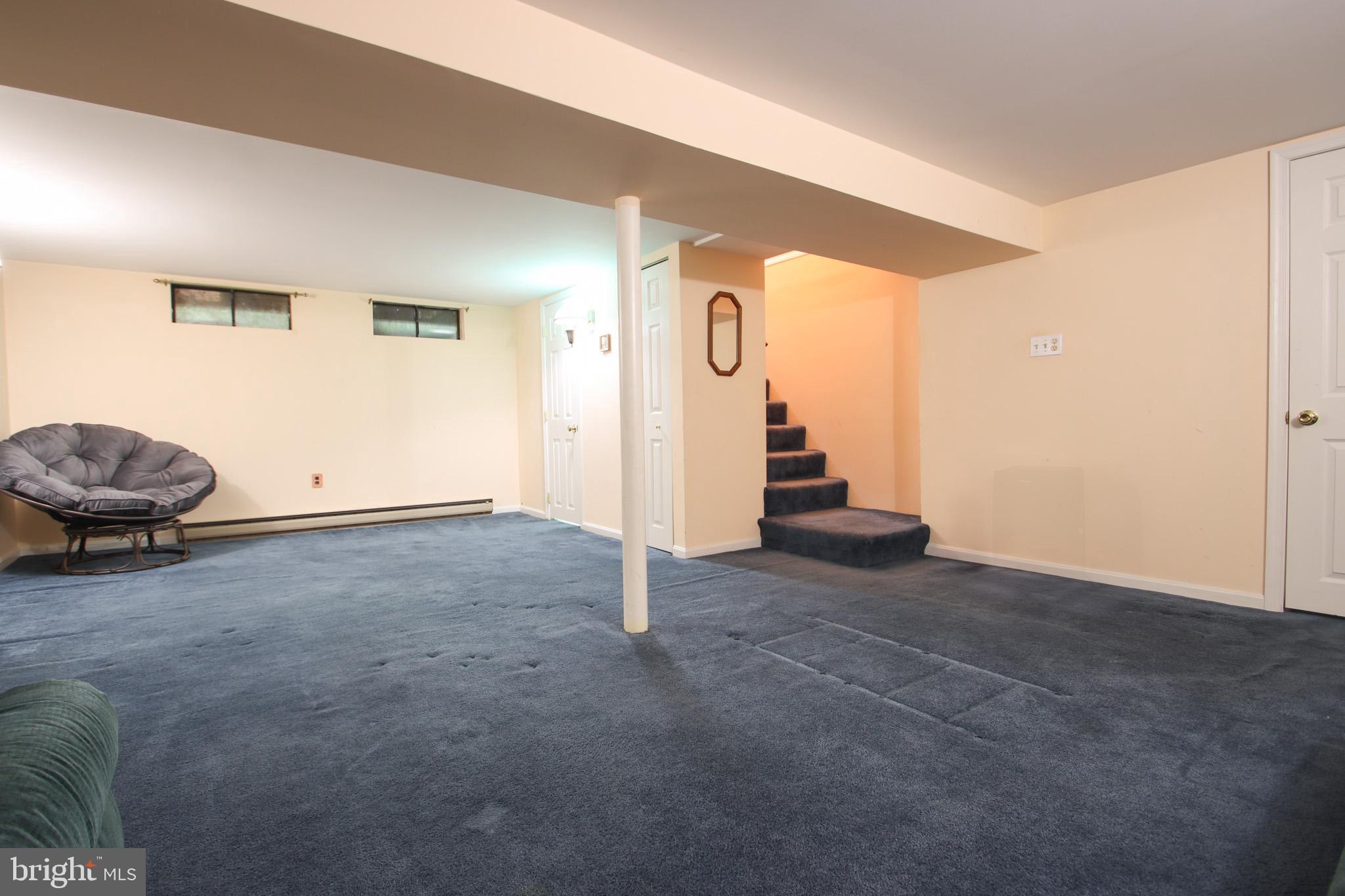 WHITFIELD KNOLLS - Residential