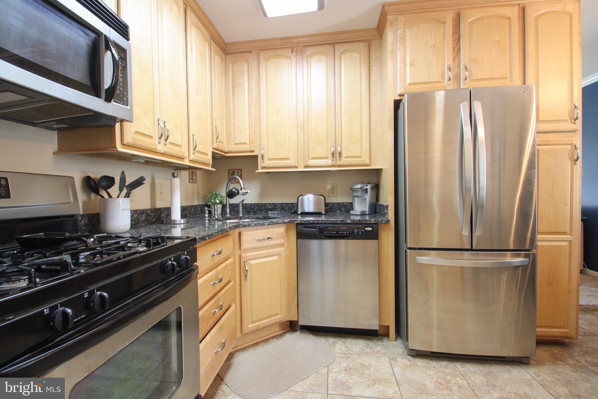 WHITFIELD KNOLLS - Residential