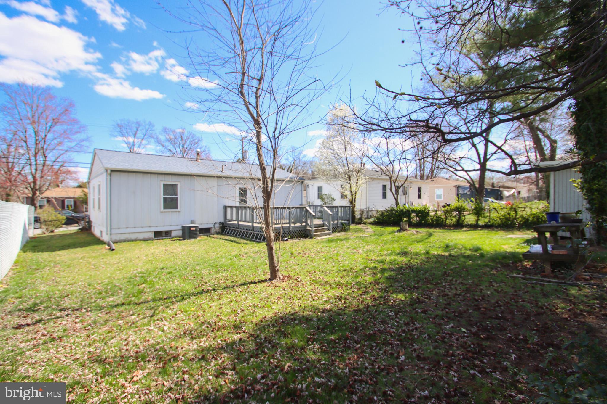 WHITFIELD KNOLLS - Residential