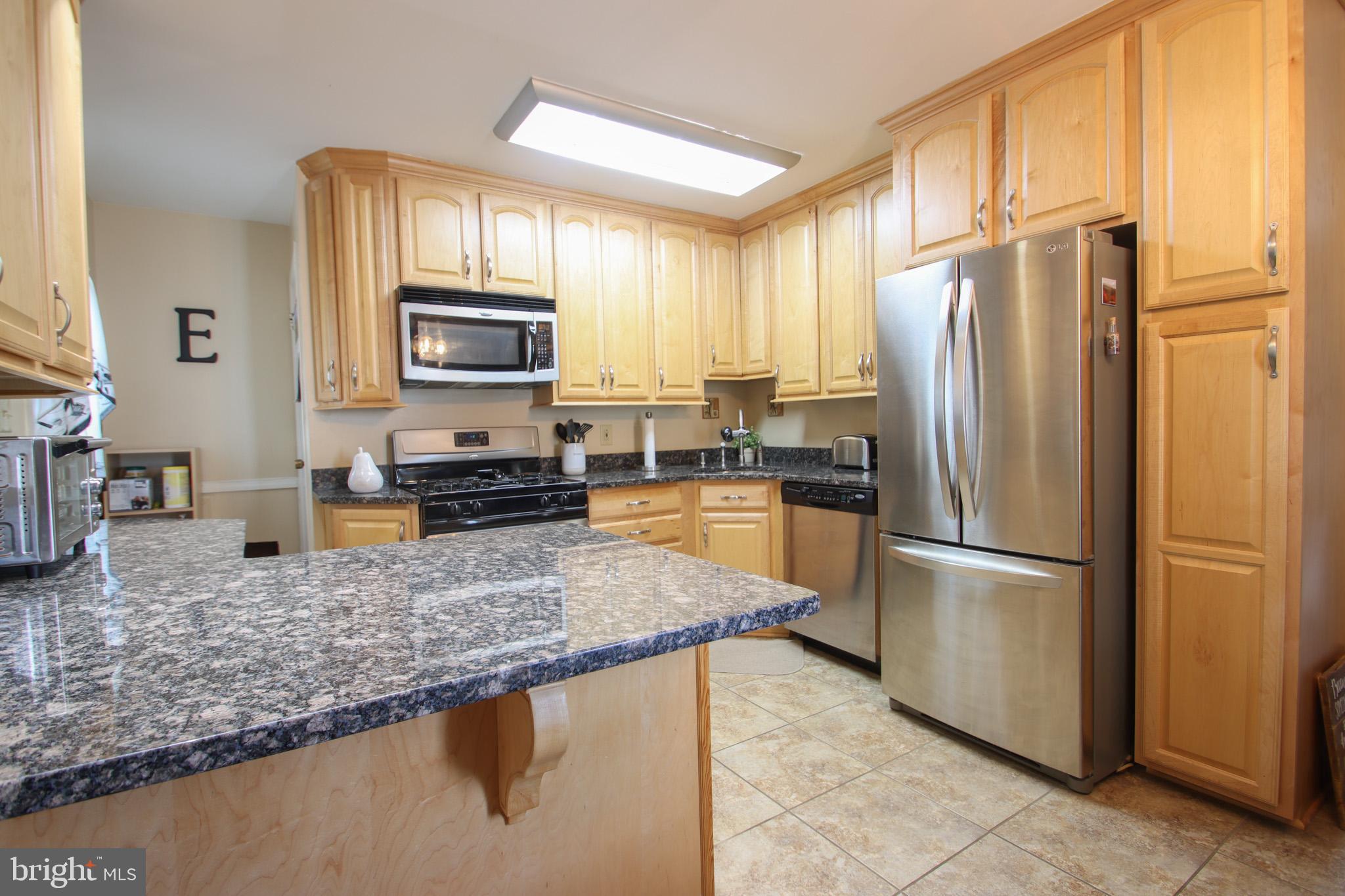 WHITFIELD KNOLLS - Residential