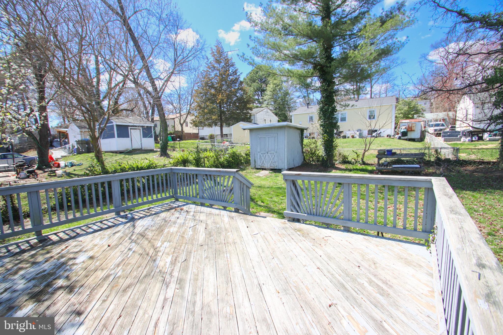 WHITFIELD KNOLLS - Residential