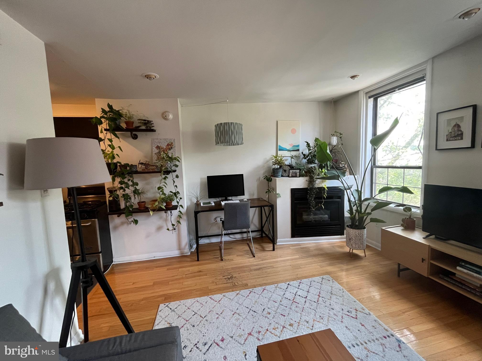 GRADUATE HOSPITAL - Residential Lease