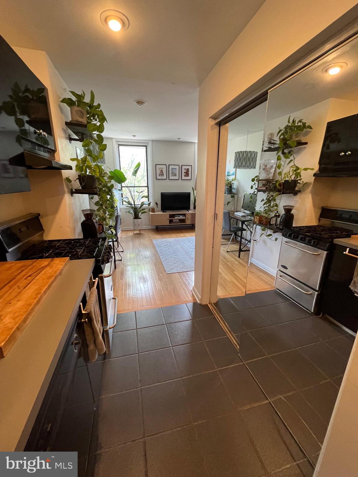 GRADUATE HOSPITAL - Residential Lease