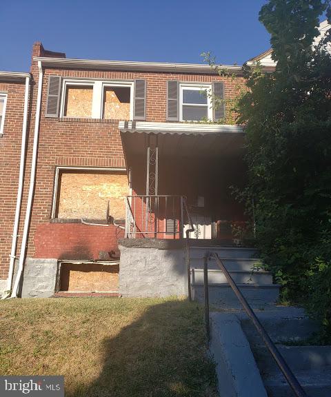 3 bed 1 bath. Sold AS IS. Fenced yard. Good for an investor (S).