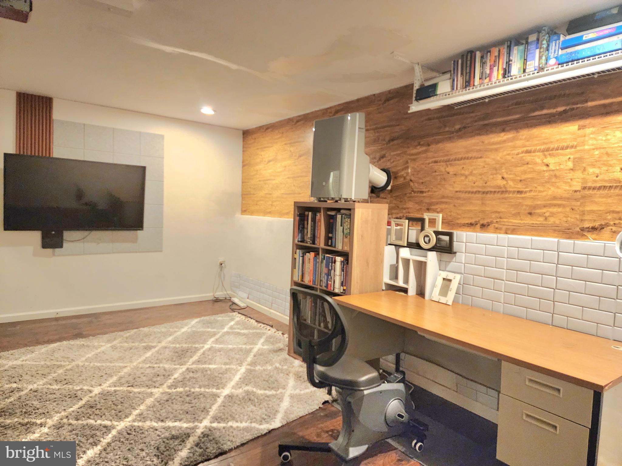 WINDSOR MILL MANOR - Residential Lease