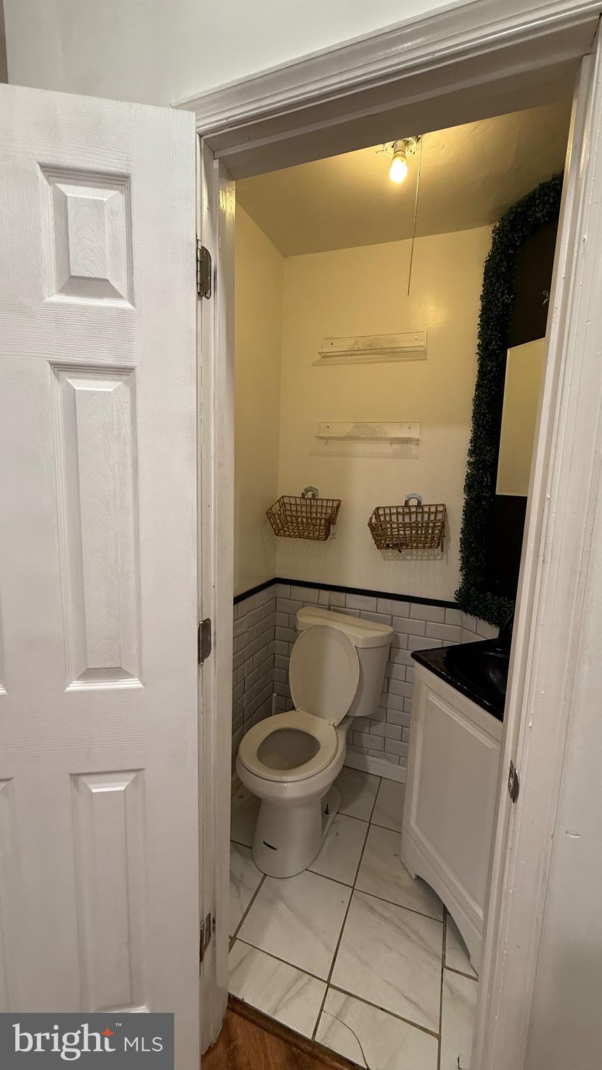 WINDSOR MILL MANOR - Residential Lease