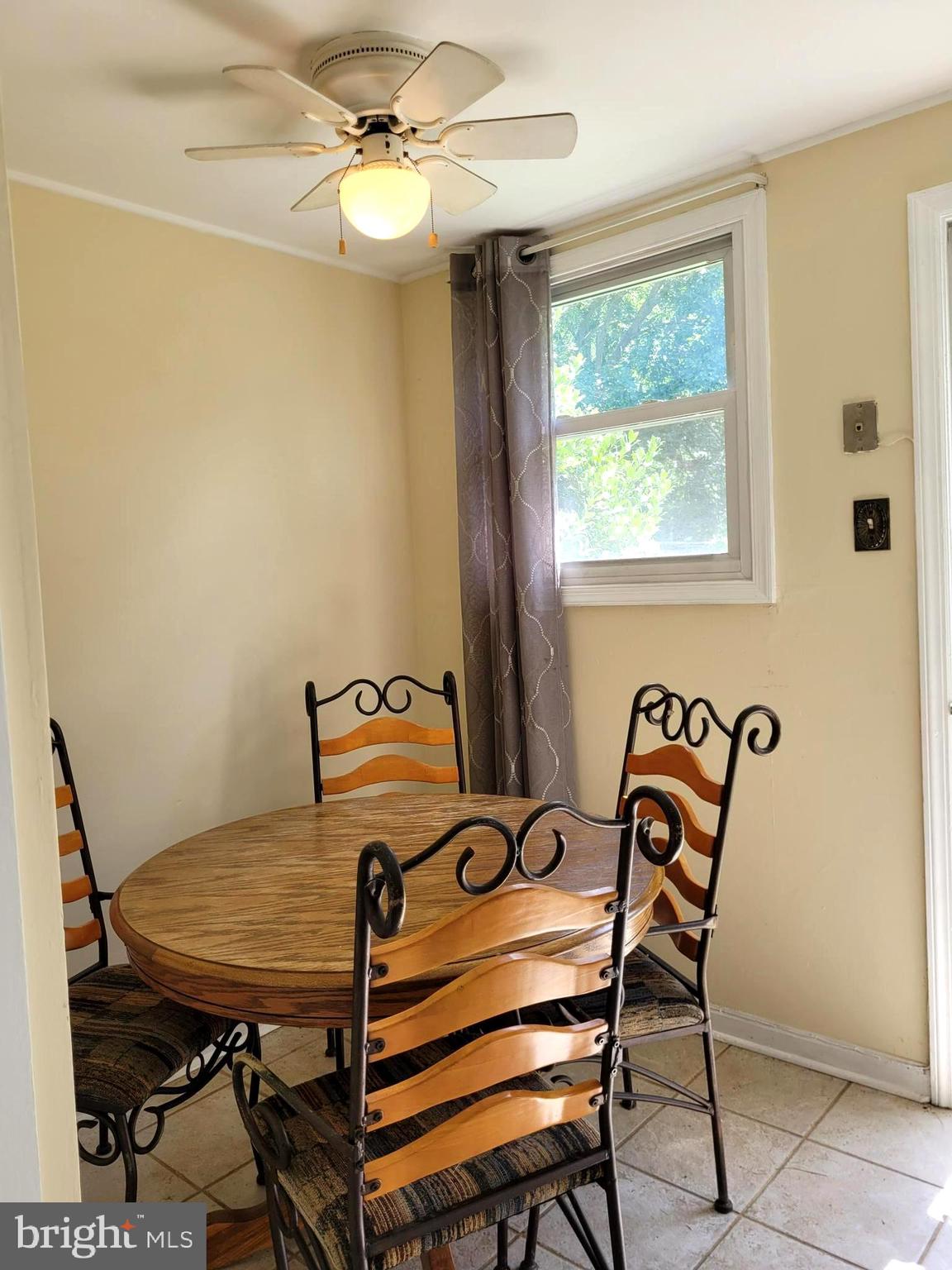 PLYMOUTH VALLEY - Residential