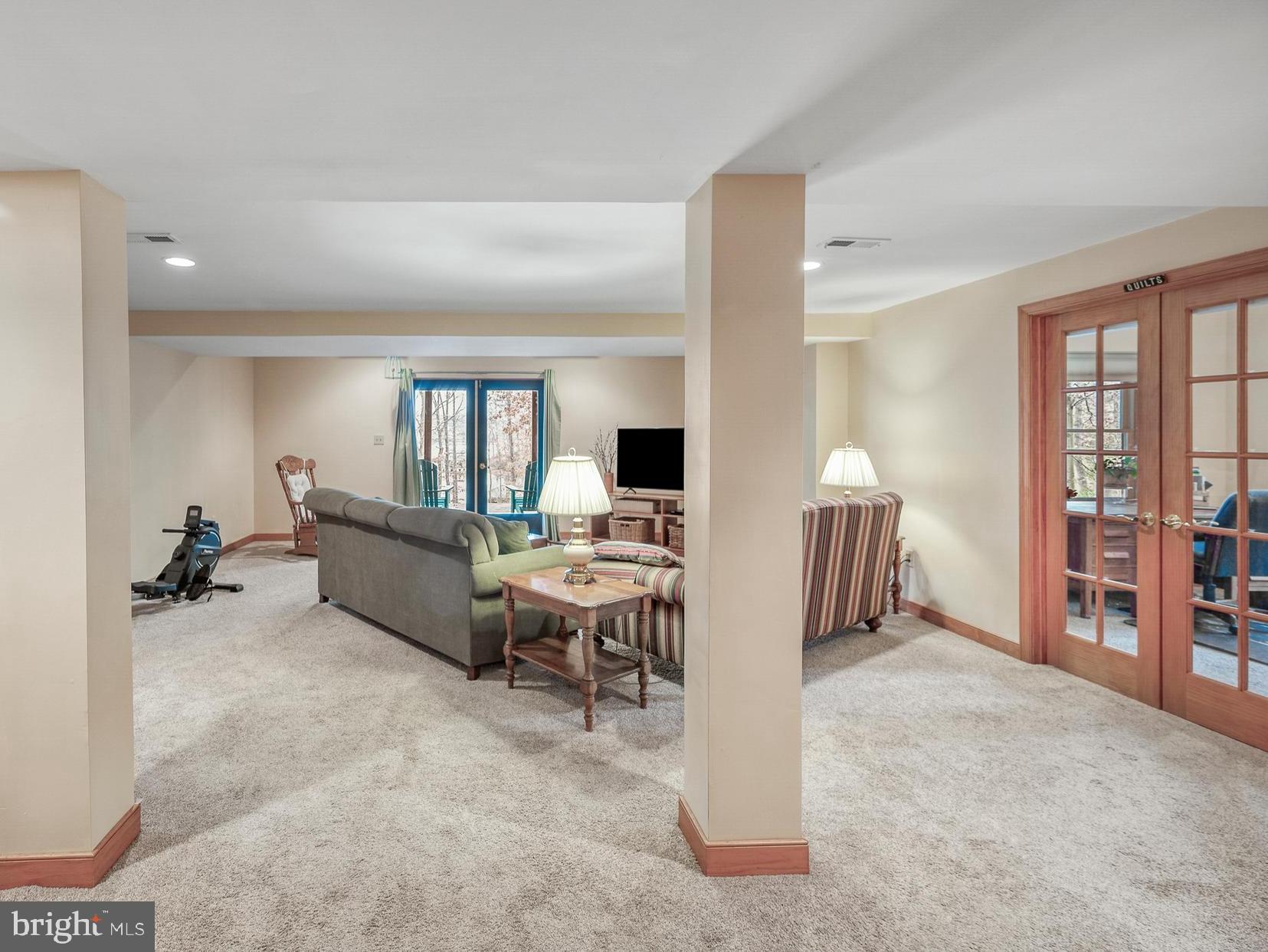 MAGNOLIA HARBOUR - Residential