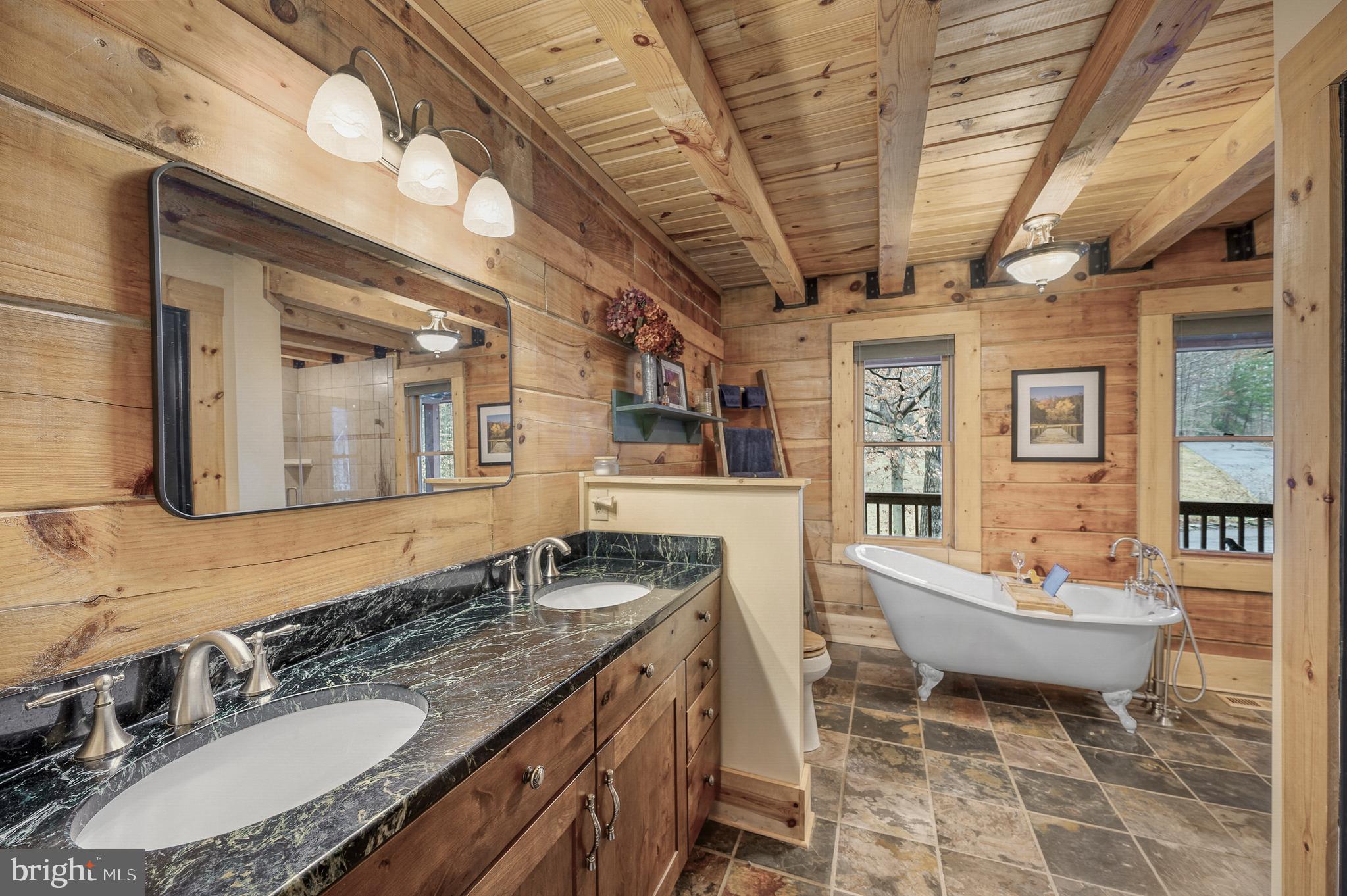 MAGNOLIA HARBOUR - Residential