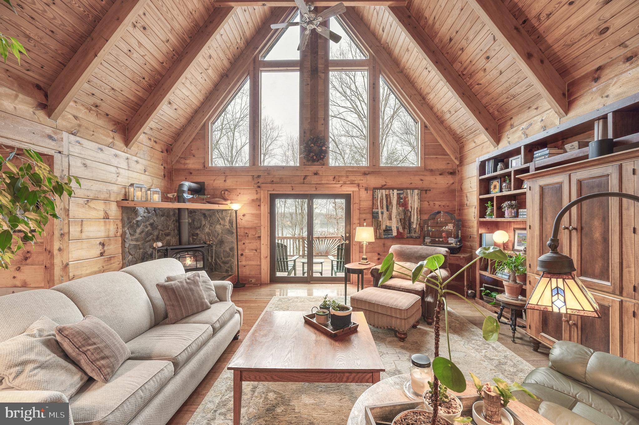 MAGNOLIA HARBOUR - Residential