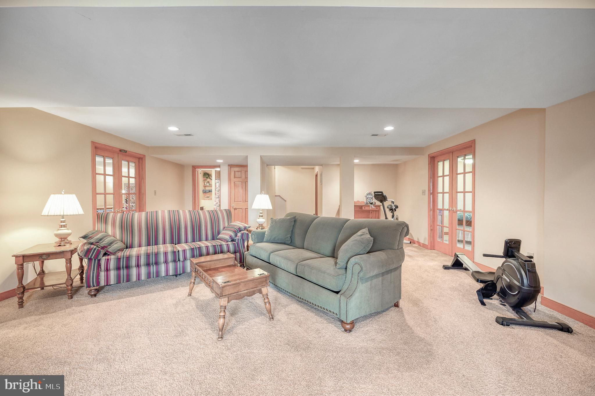 MAGNOLIA HARBOUR - Residential