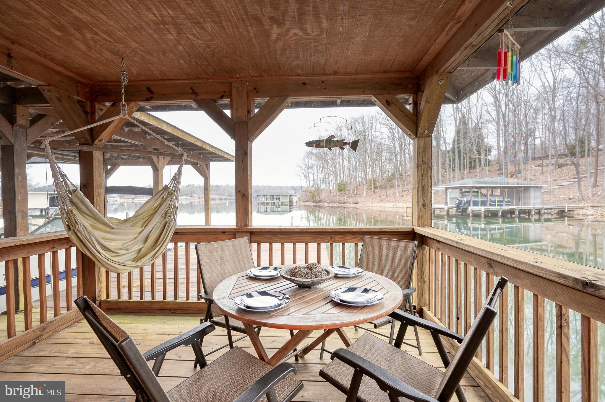 MAGNOLIA HARBOUR - Residential