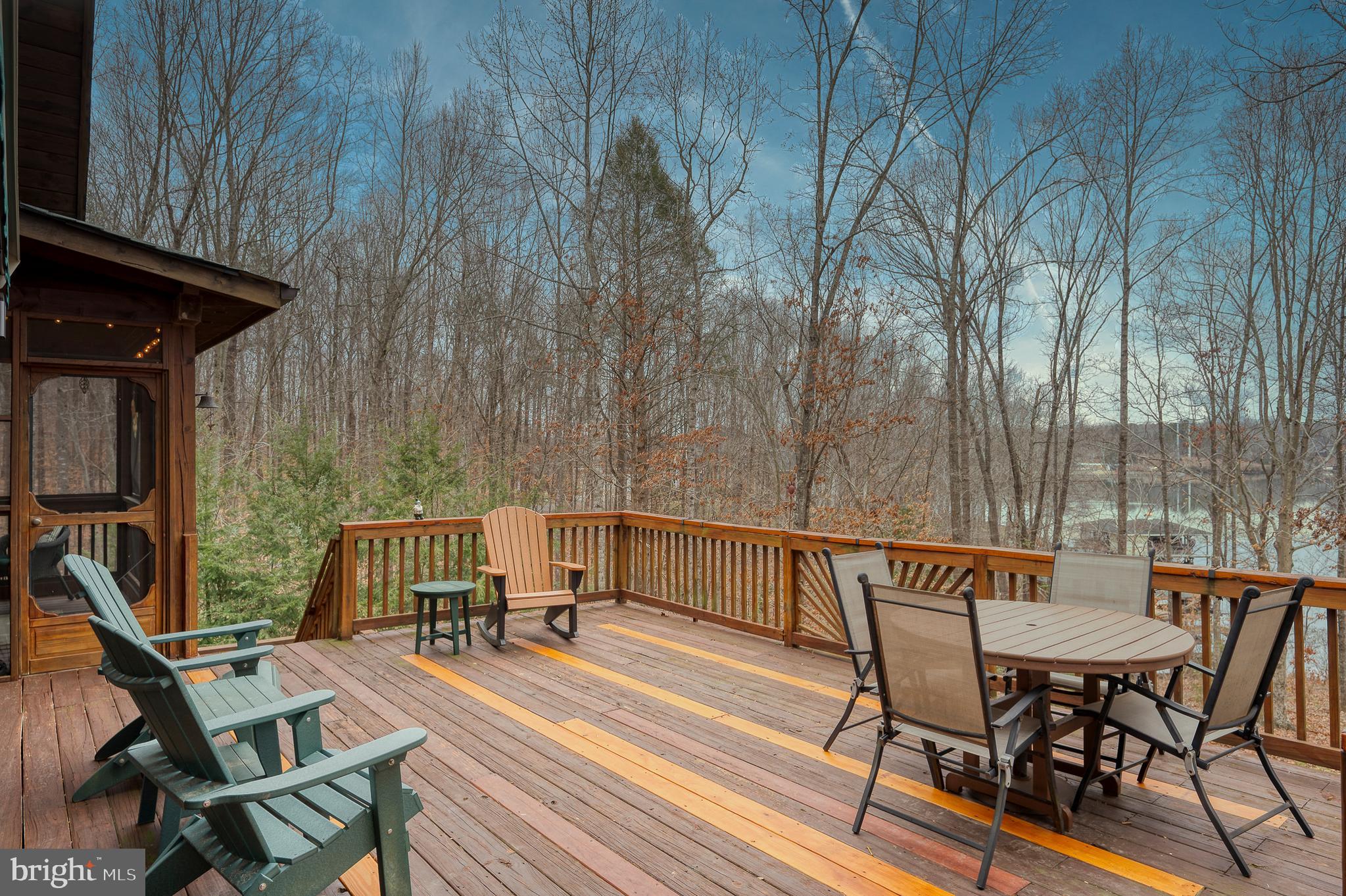 MAGNOLIA HARBOUR - Residential