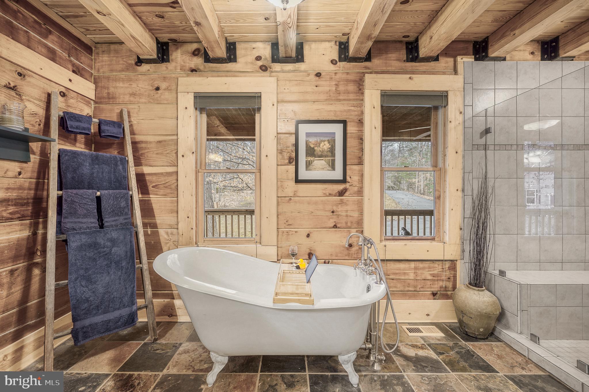 MAGNOLIA HARBOUR - Residential