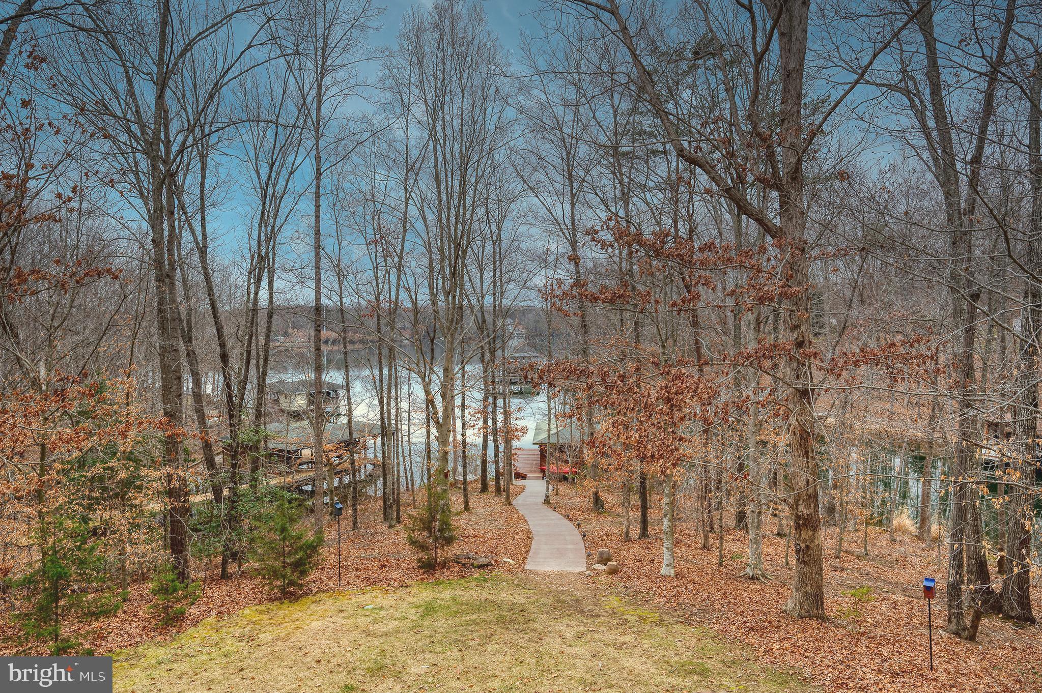 MAGNOLIA HARBOUR - Residential