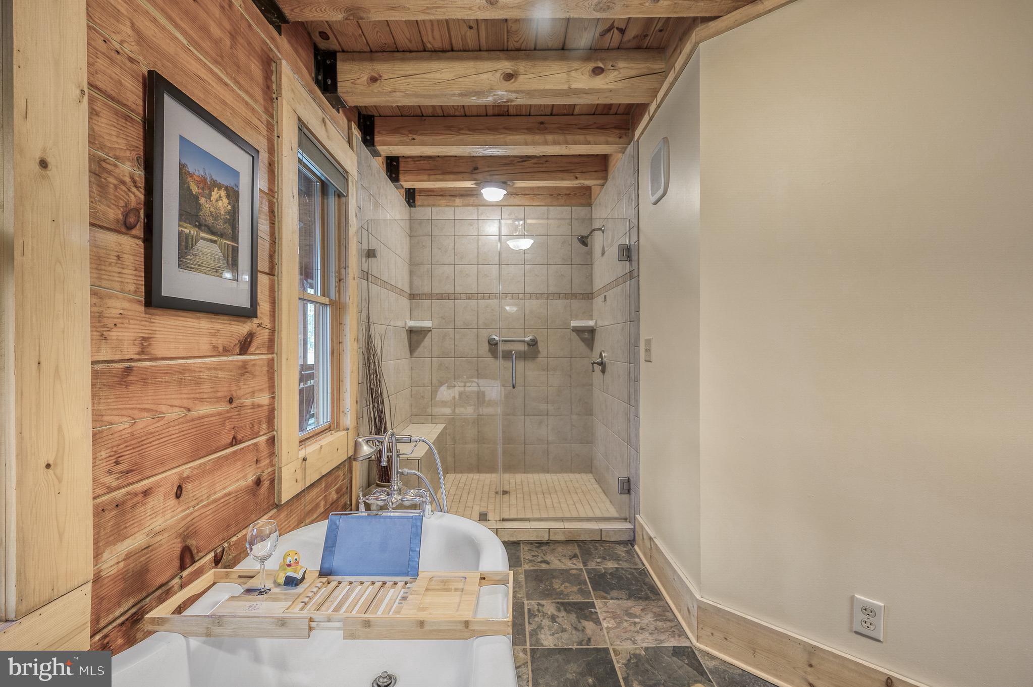 MAGNOLIA HARBOUR - Residential