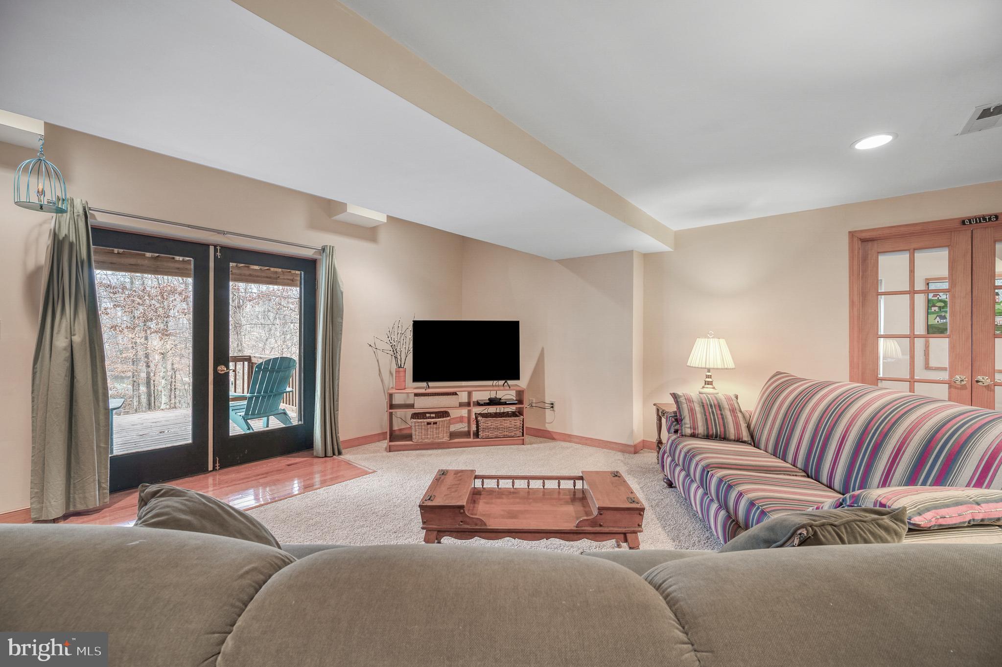 MAGNOLIA HARBOUR - Residential