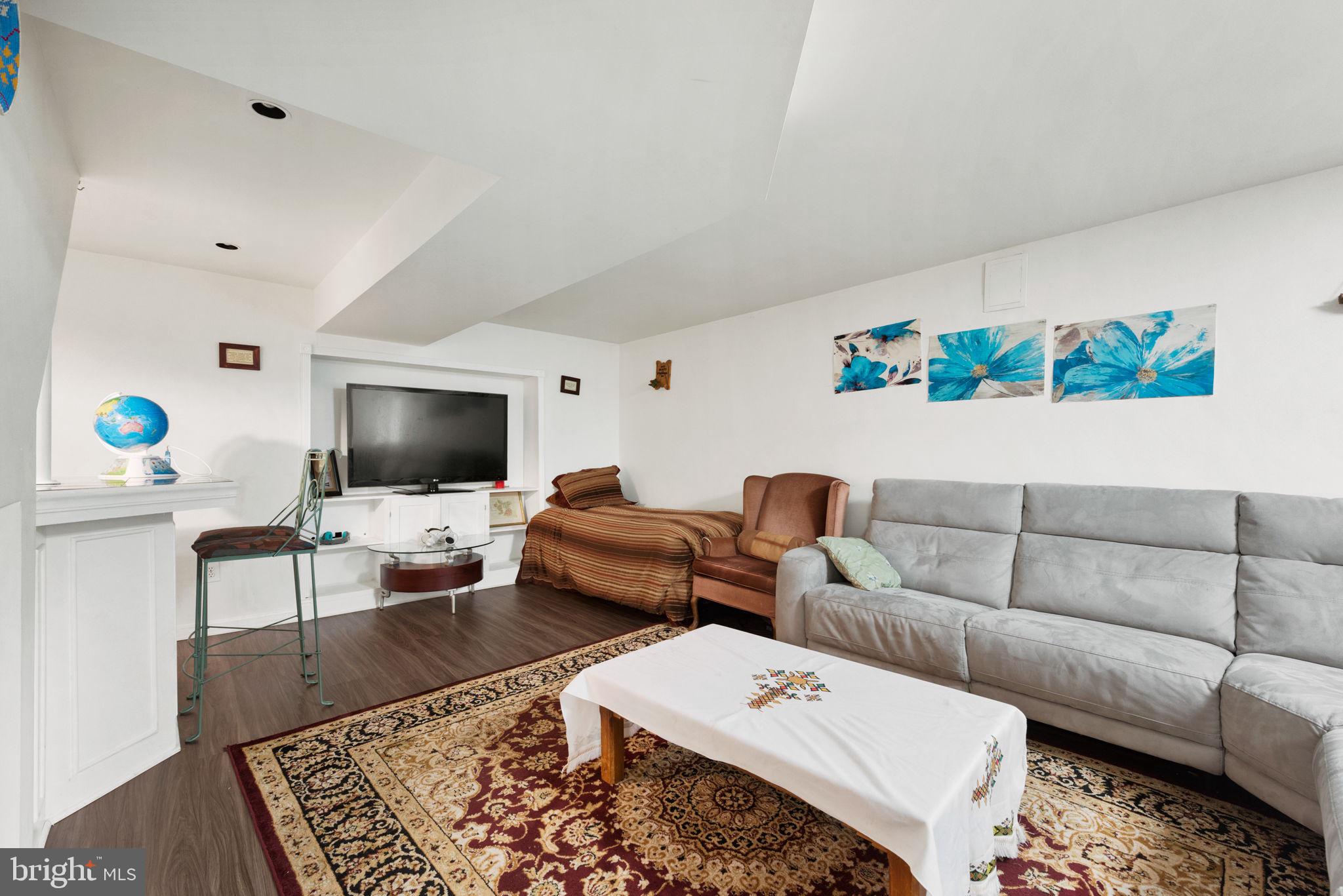 NORTH SHERWOOD FOREST - Residential Lease