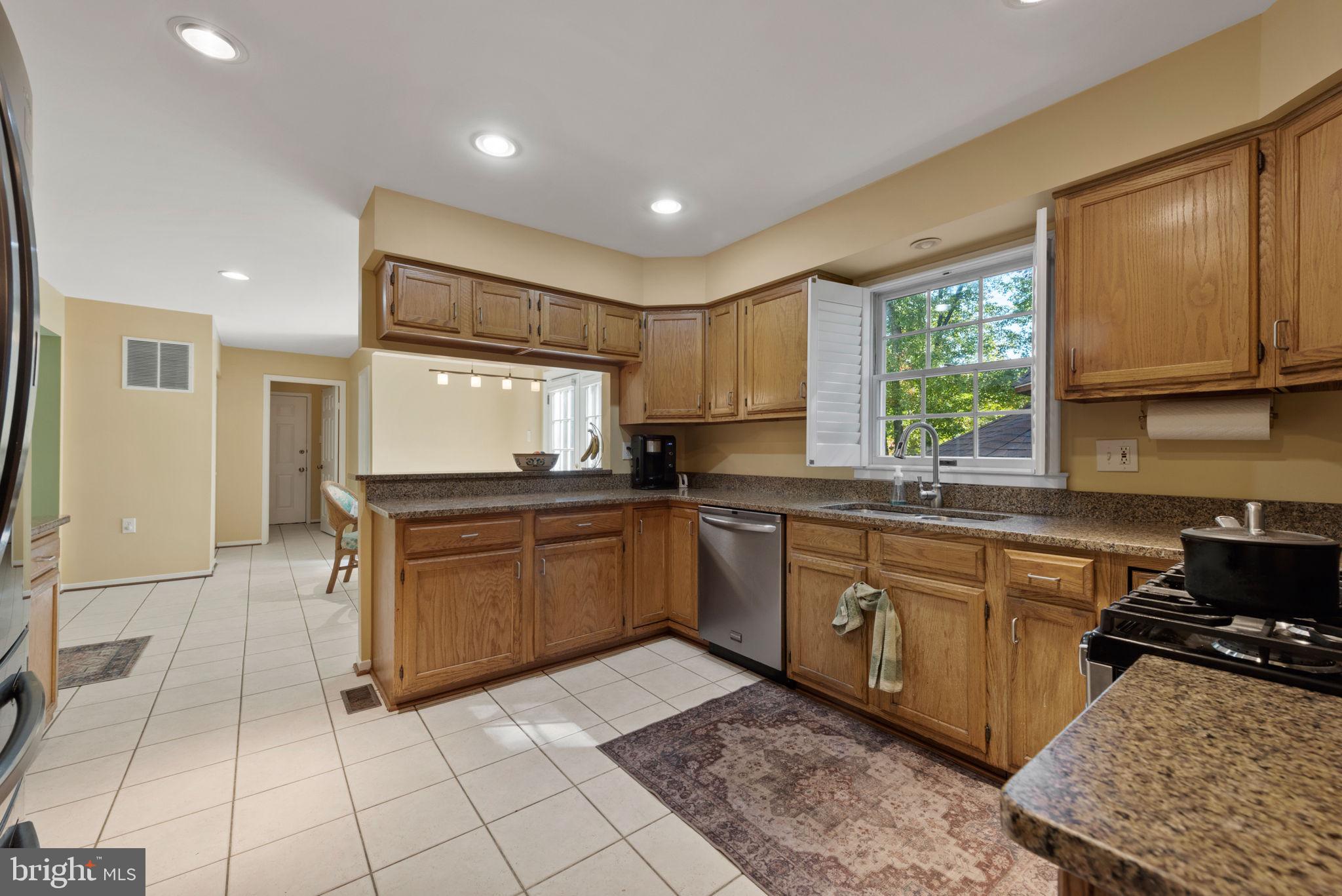 NORTH SHERWOOD FOREST - Residential Lease